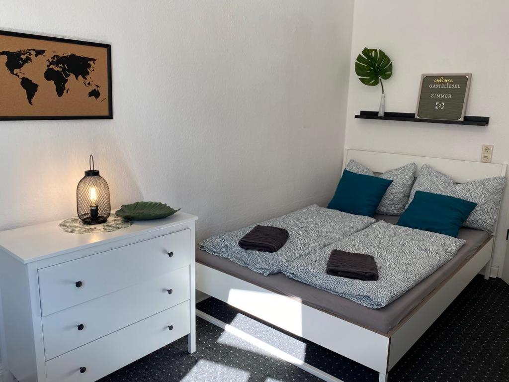 Double Room with Shared Bathroom photo 3
