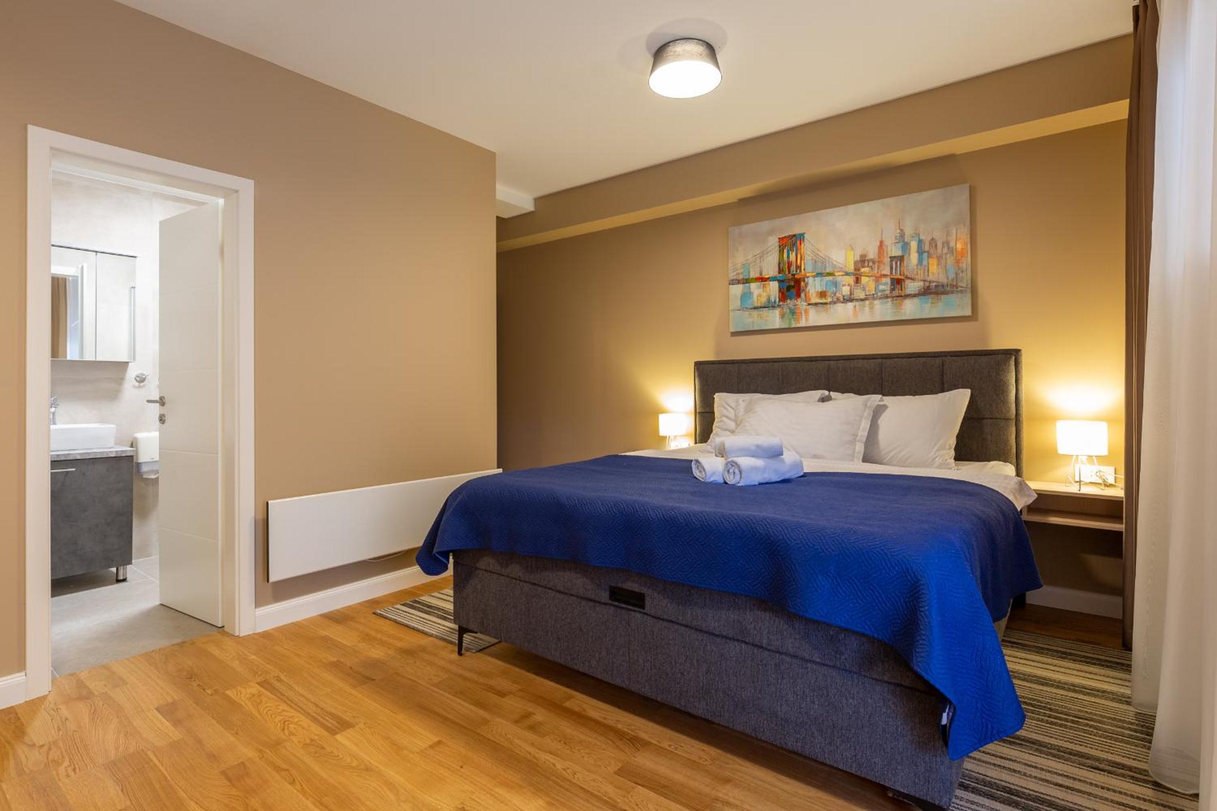 Superior Double Room with Balcony - Photo 9