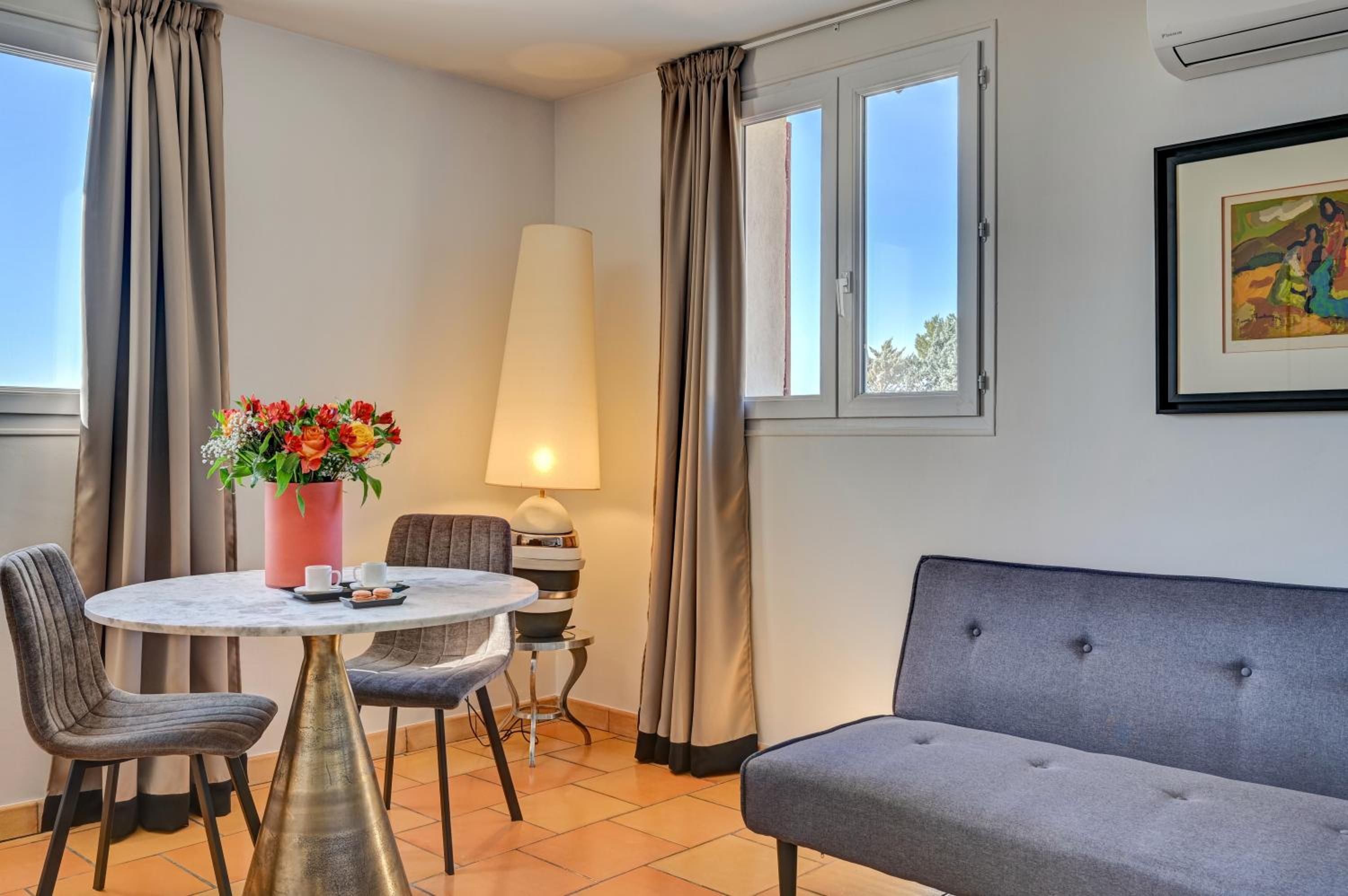 Suite with Pool View photo 3