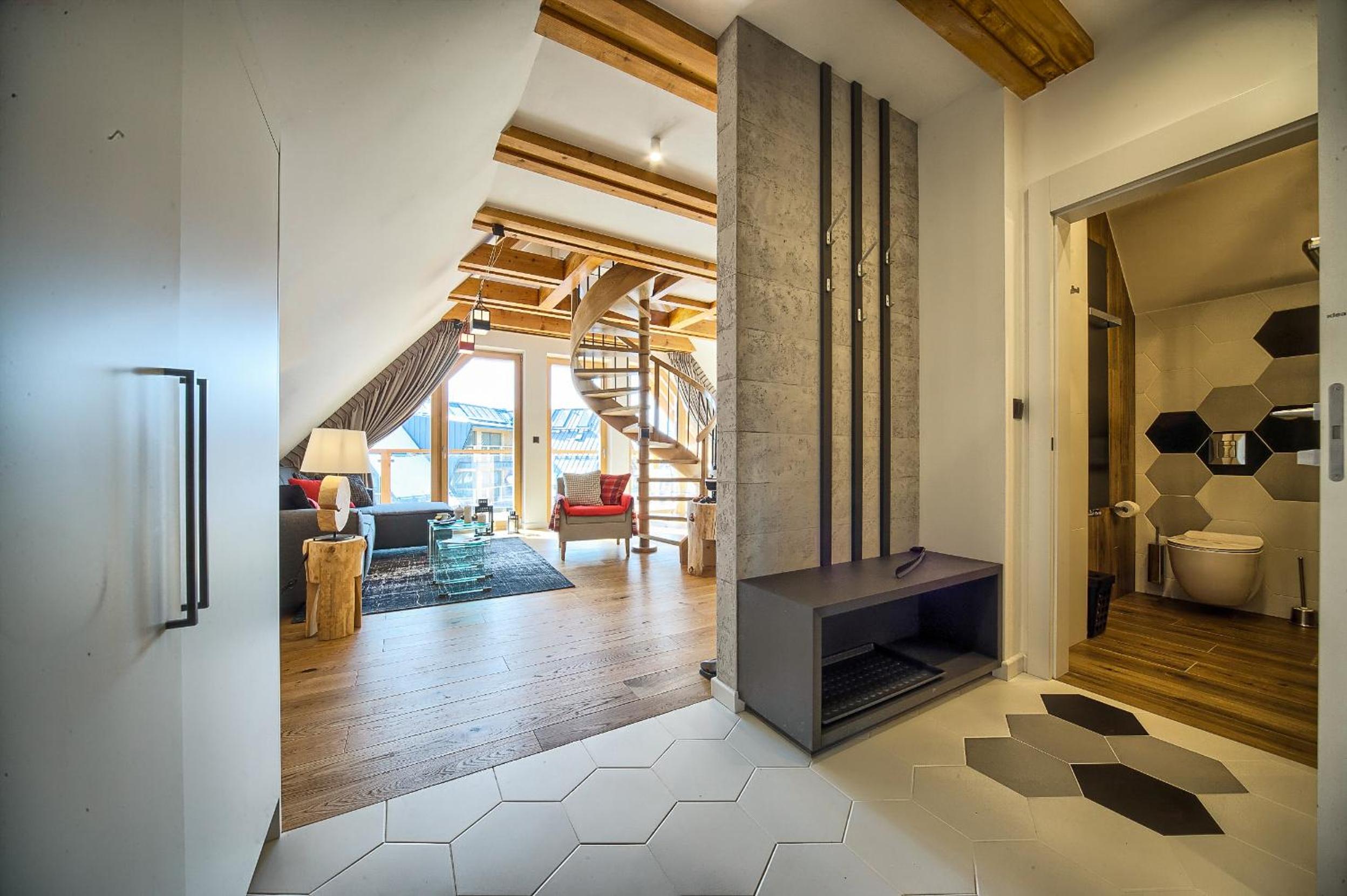 One-Bedroom Apartment - Photo 3