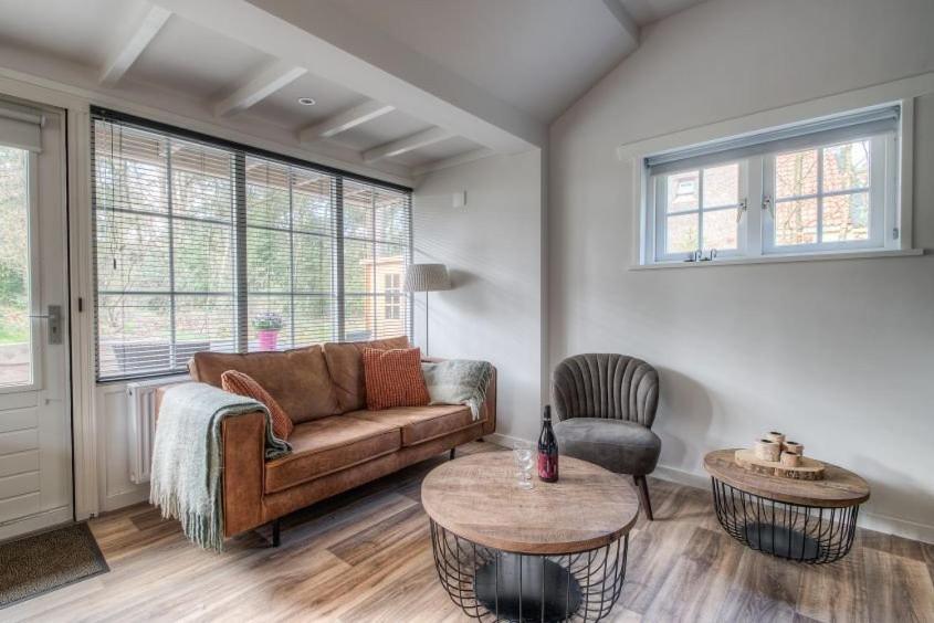 One-Bedroom House photo 1