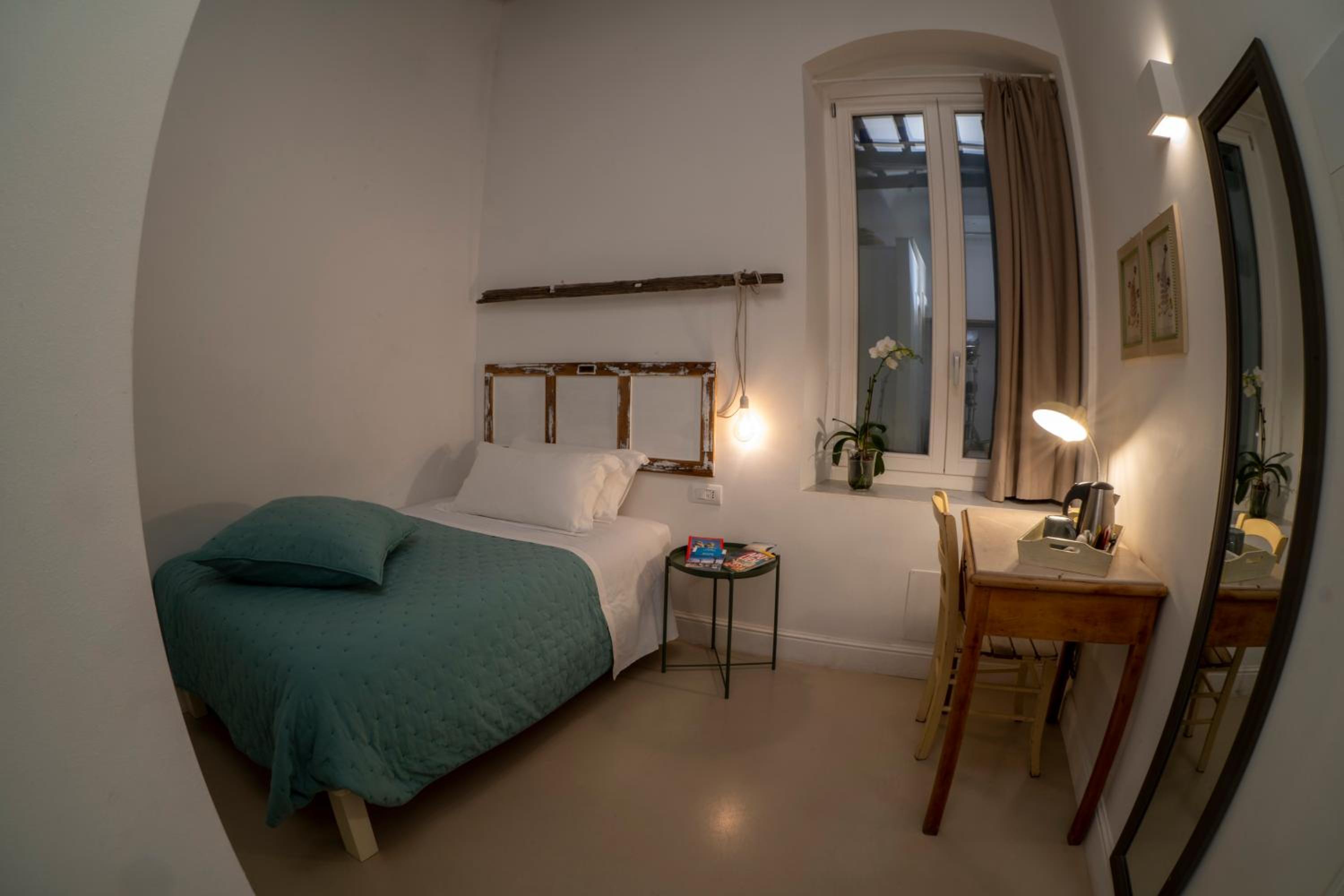 Camera Singola con Bagno Privato