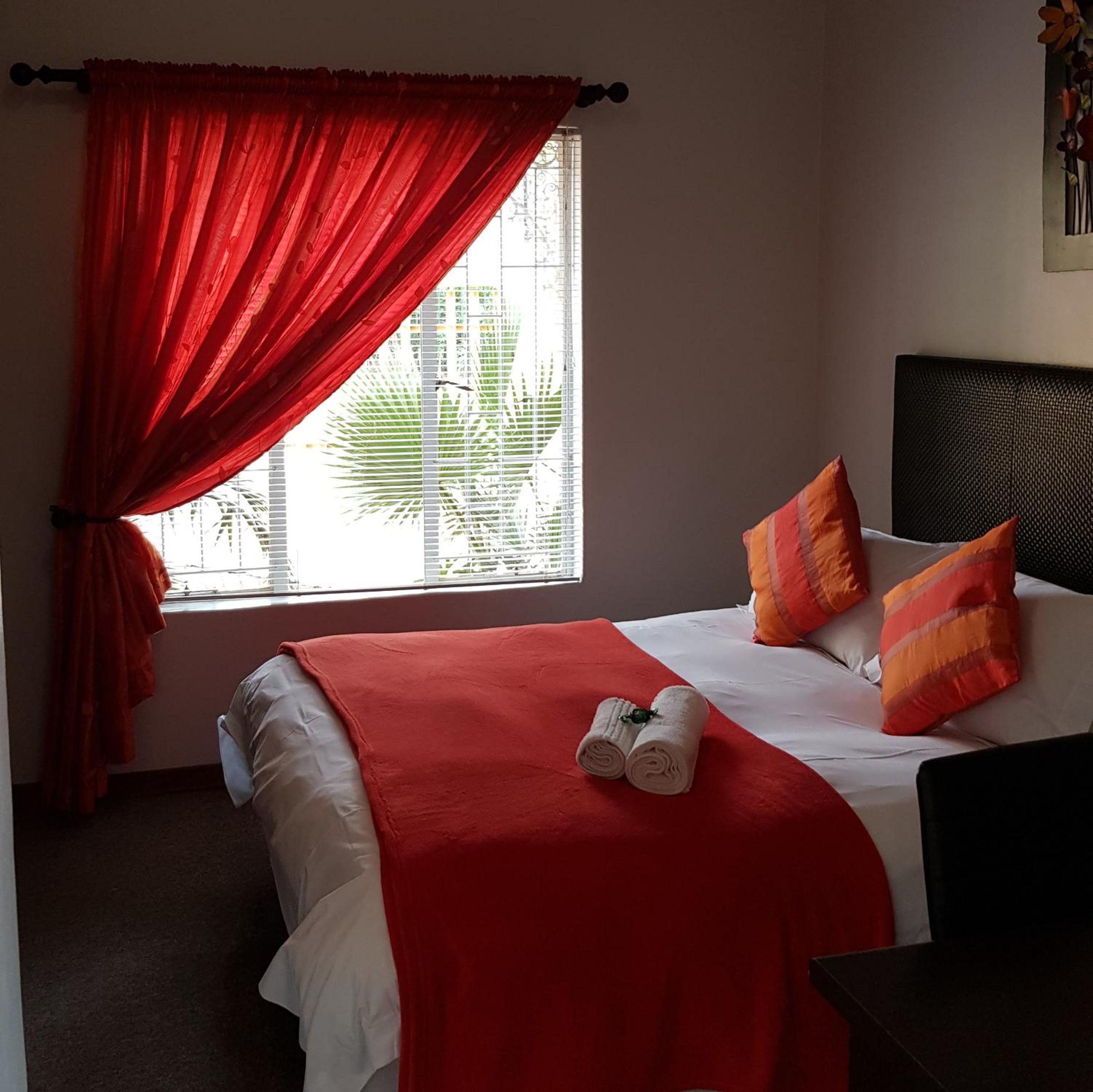 Standard Double Room - Photo 5