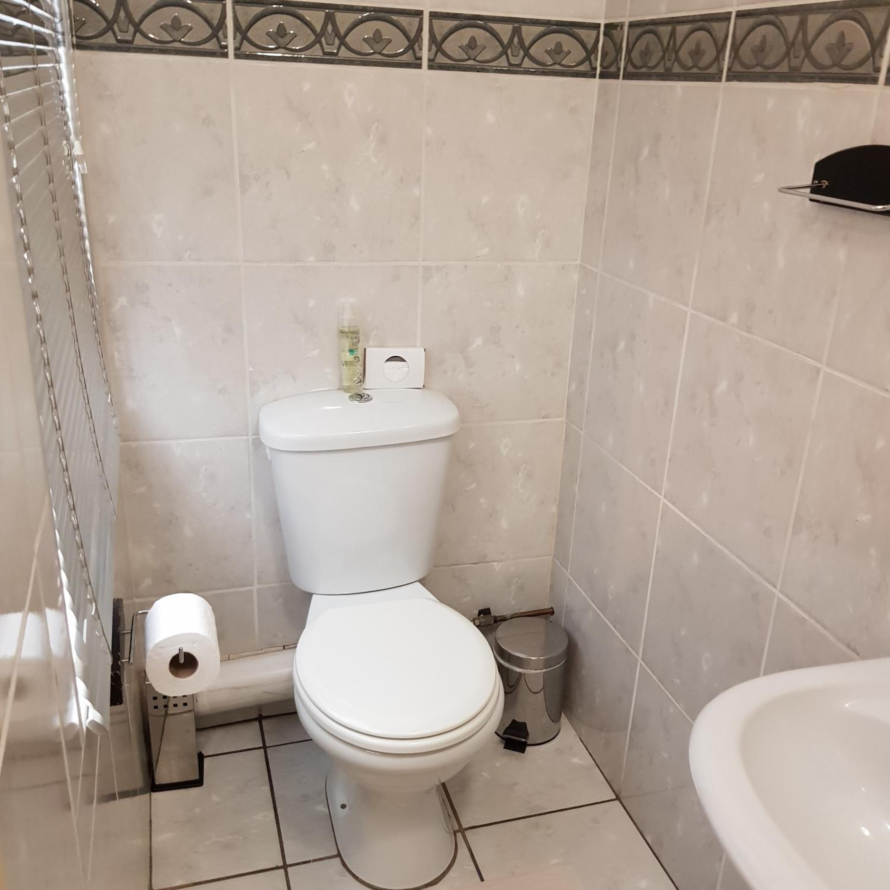 Economy Double Room - Photo 5