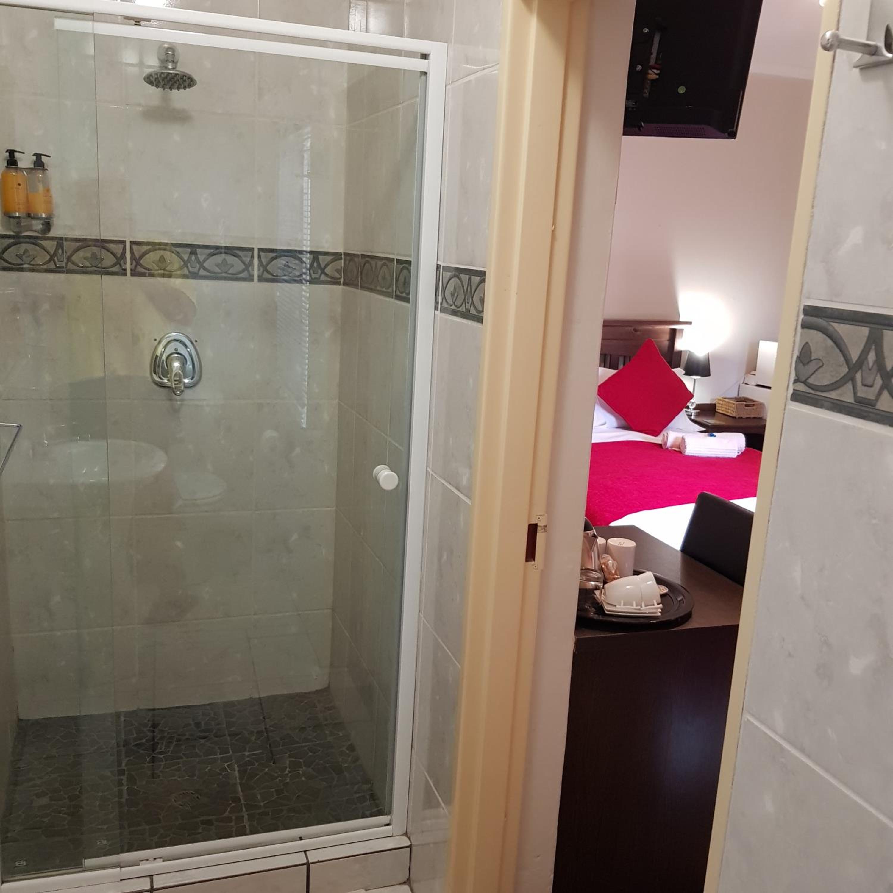 Economy Double Room - Photo 6