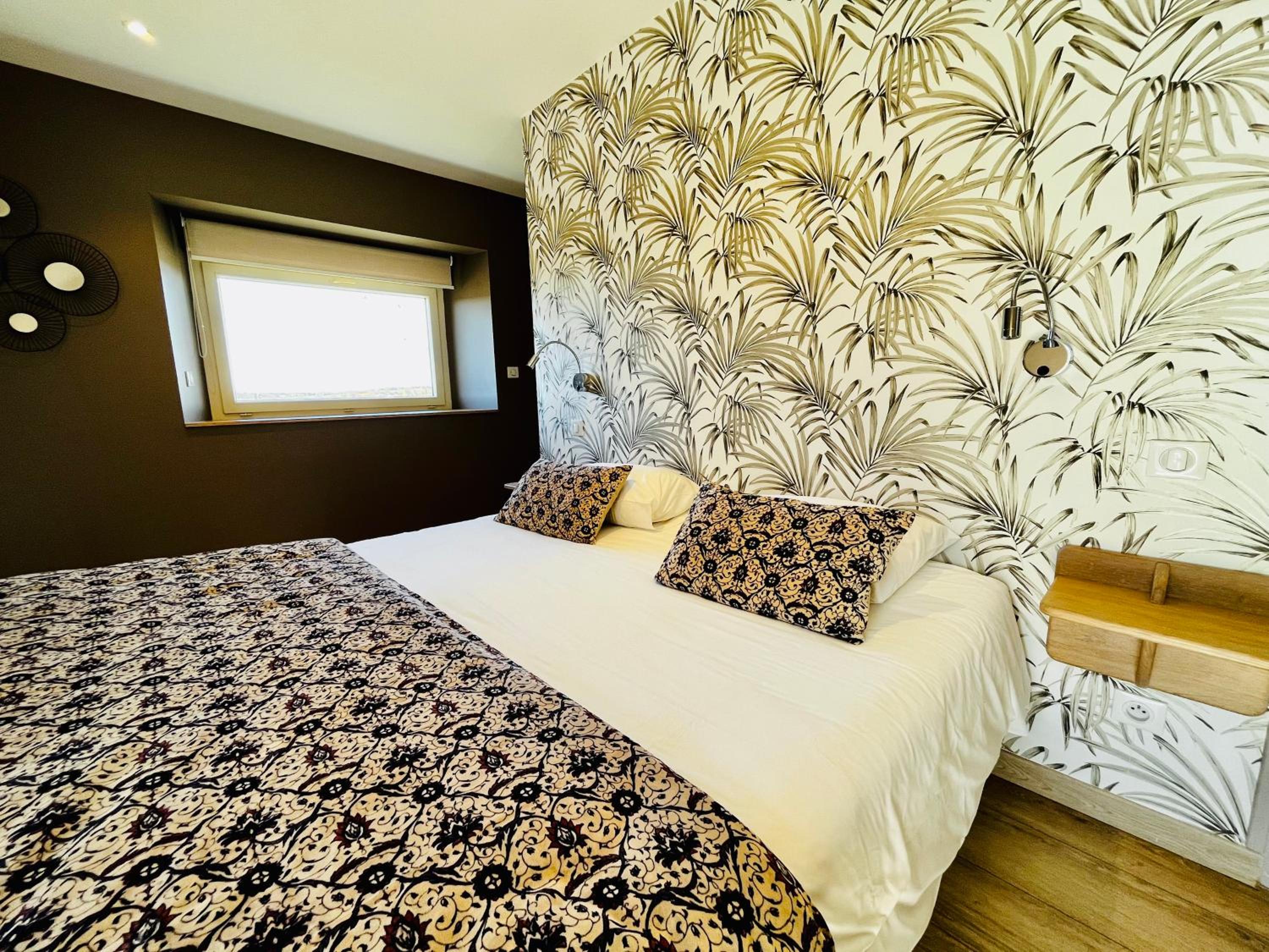 Superior King Room - Photo 1
