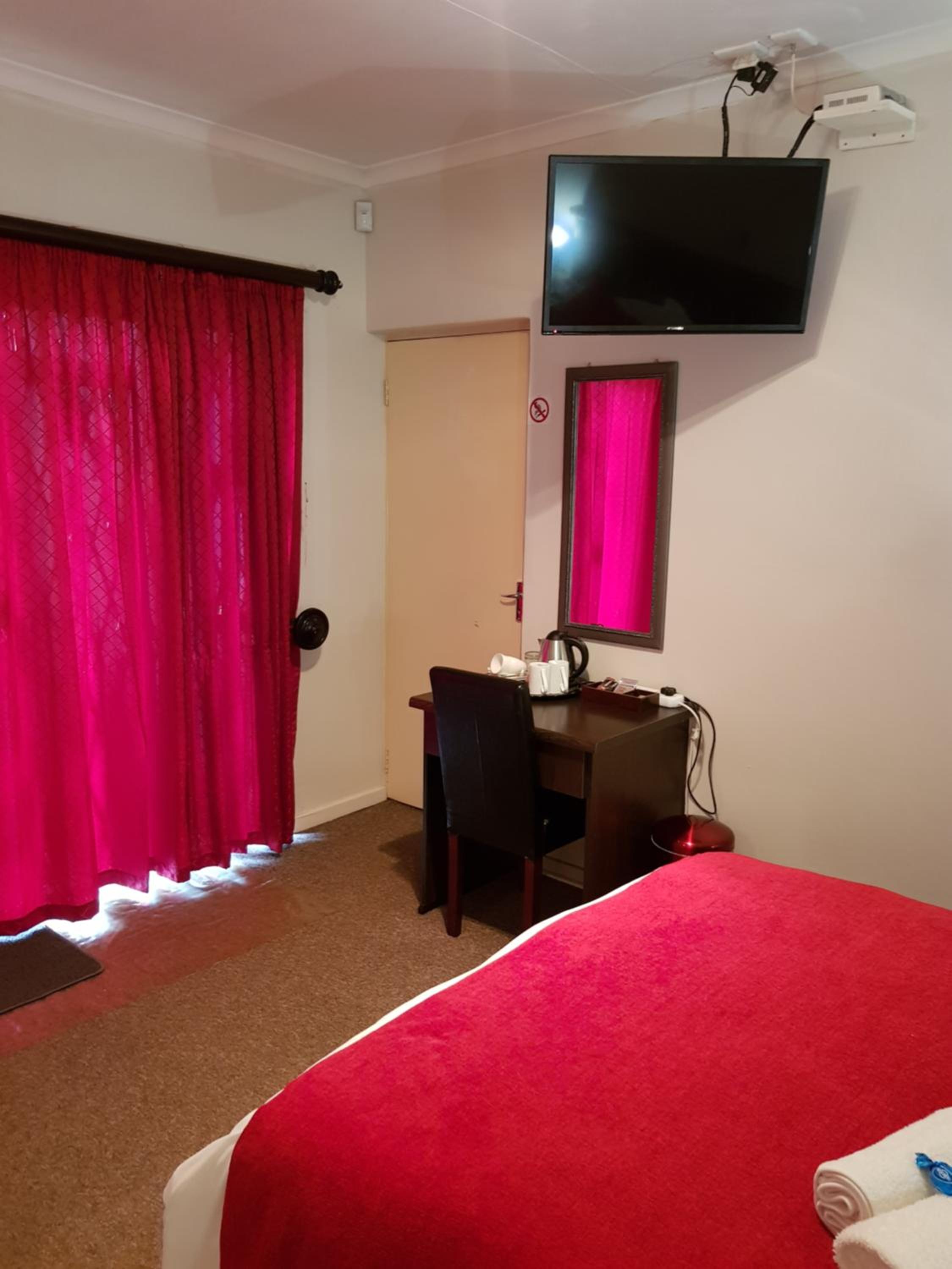 Economy Double Room - Photo 3
