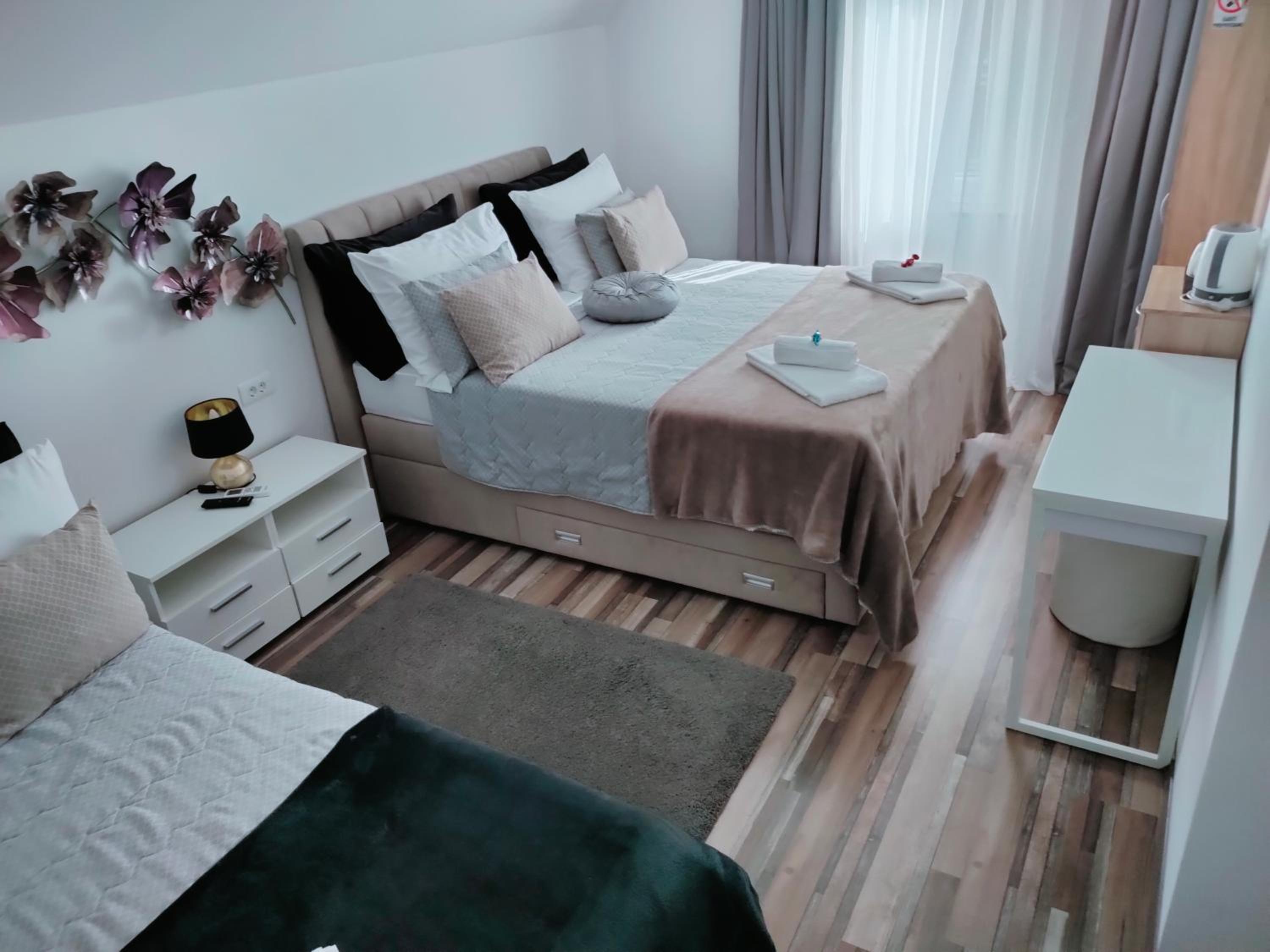 Standard Triple Room - Photo 1