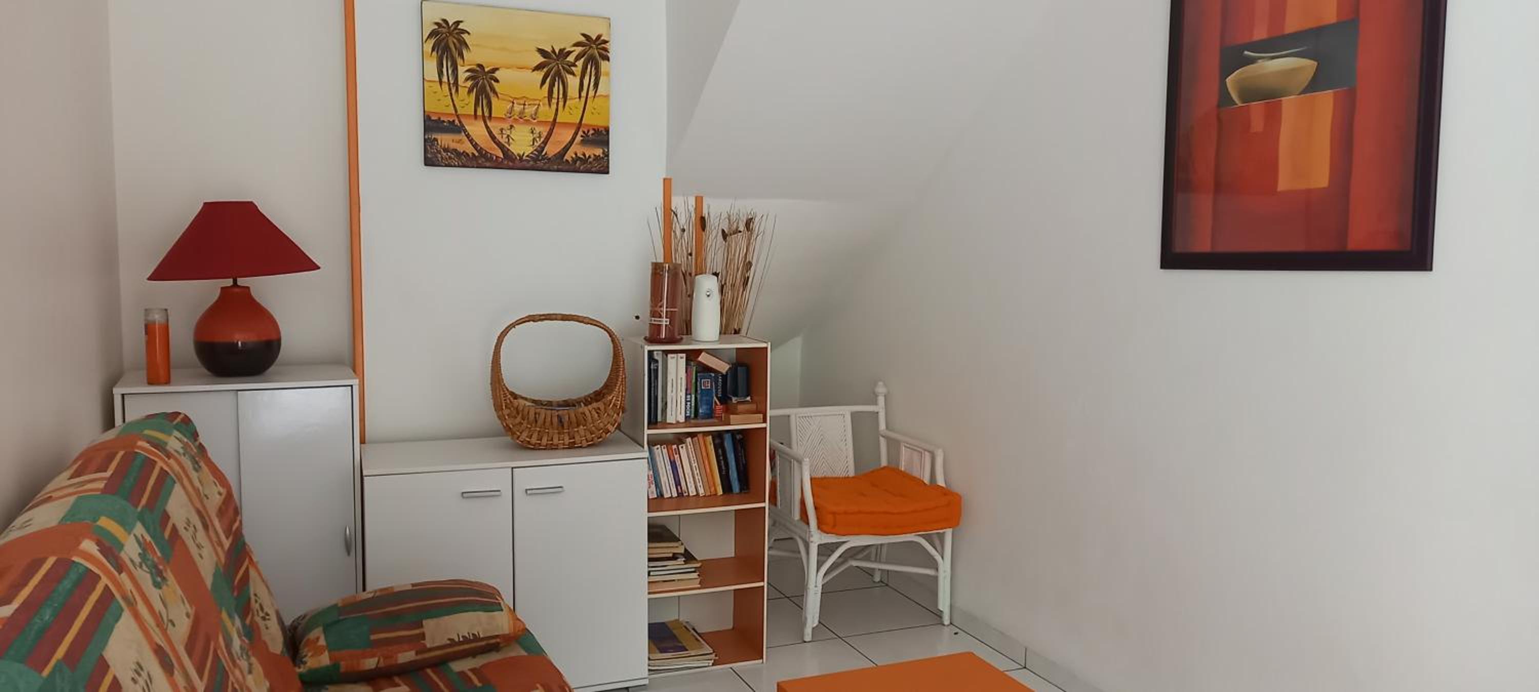 One-Bedroom Apartment photo 3