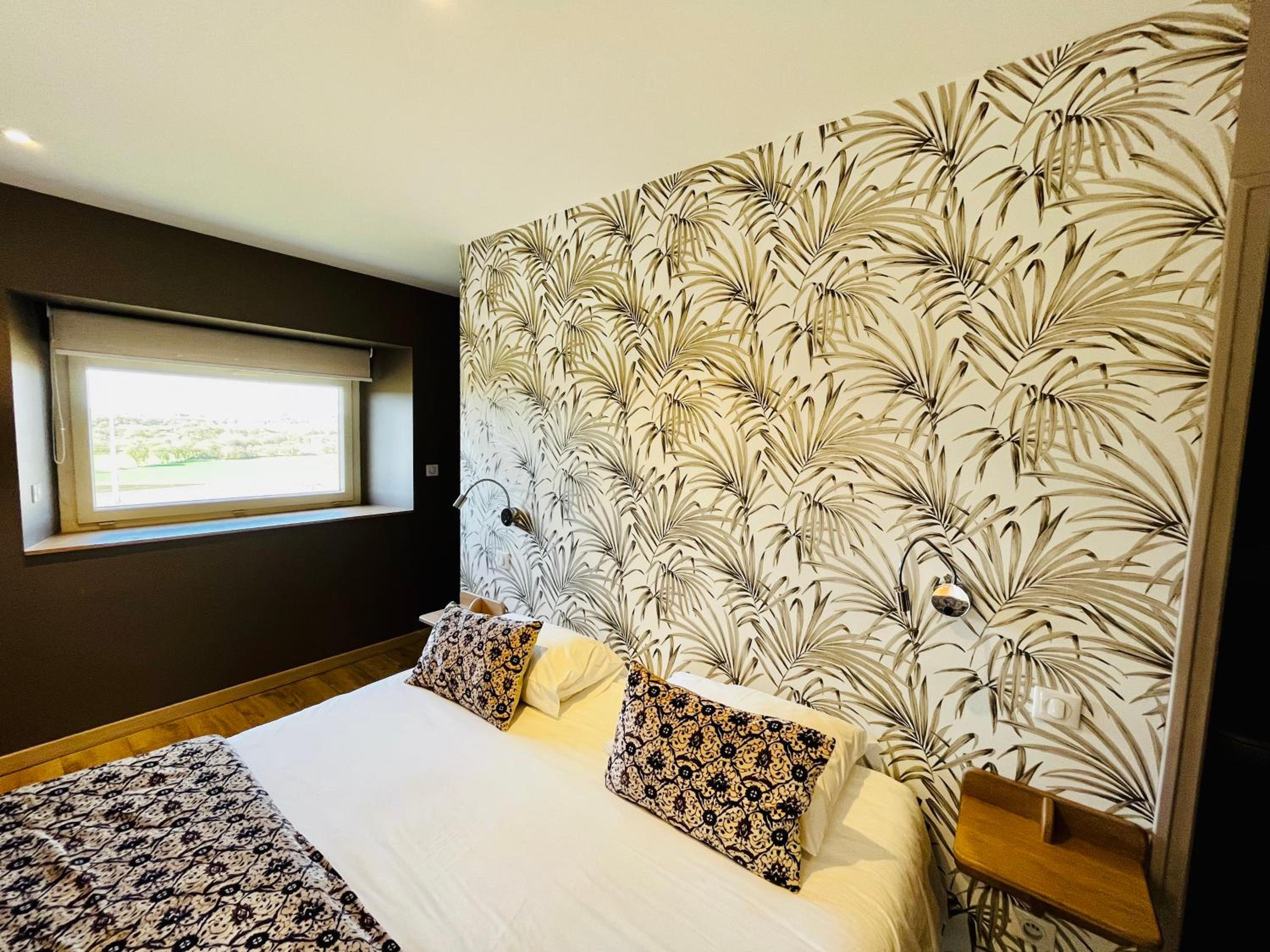 Superior King Room - Photo 2
