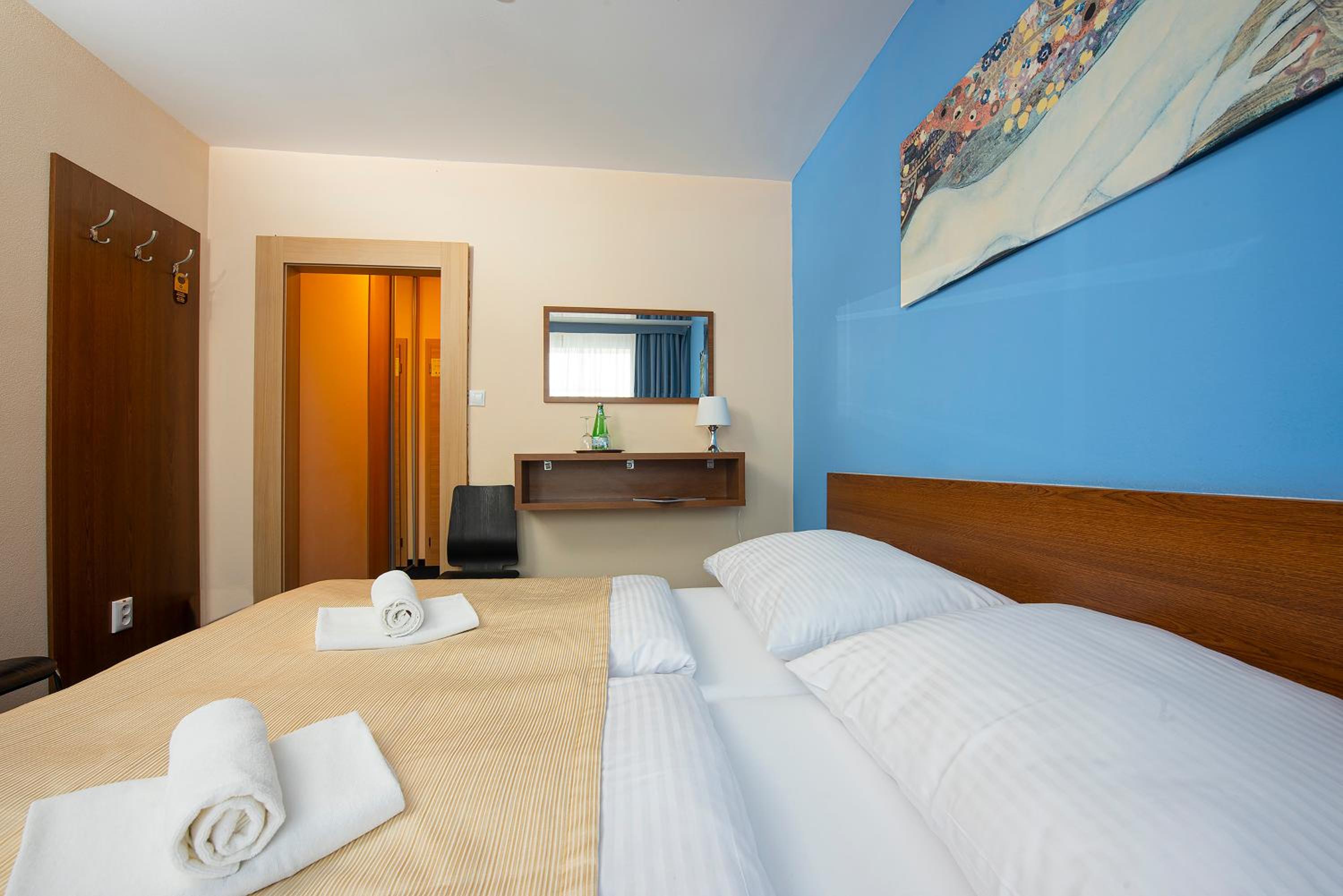 Double Room with Balcony photo 2