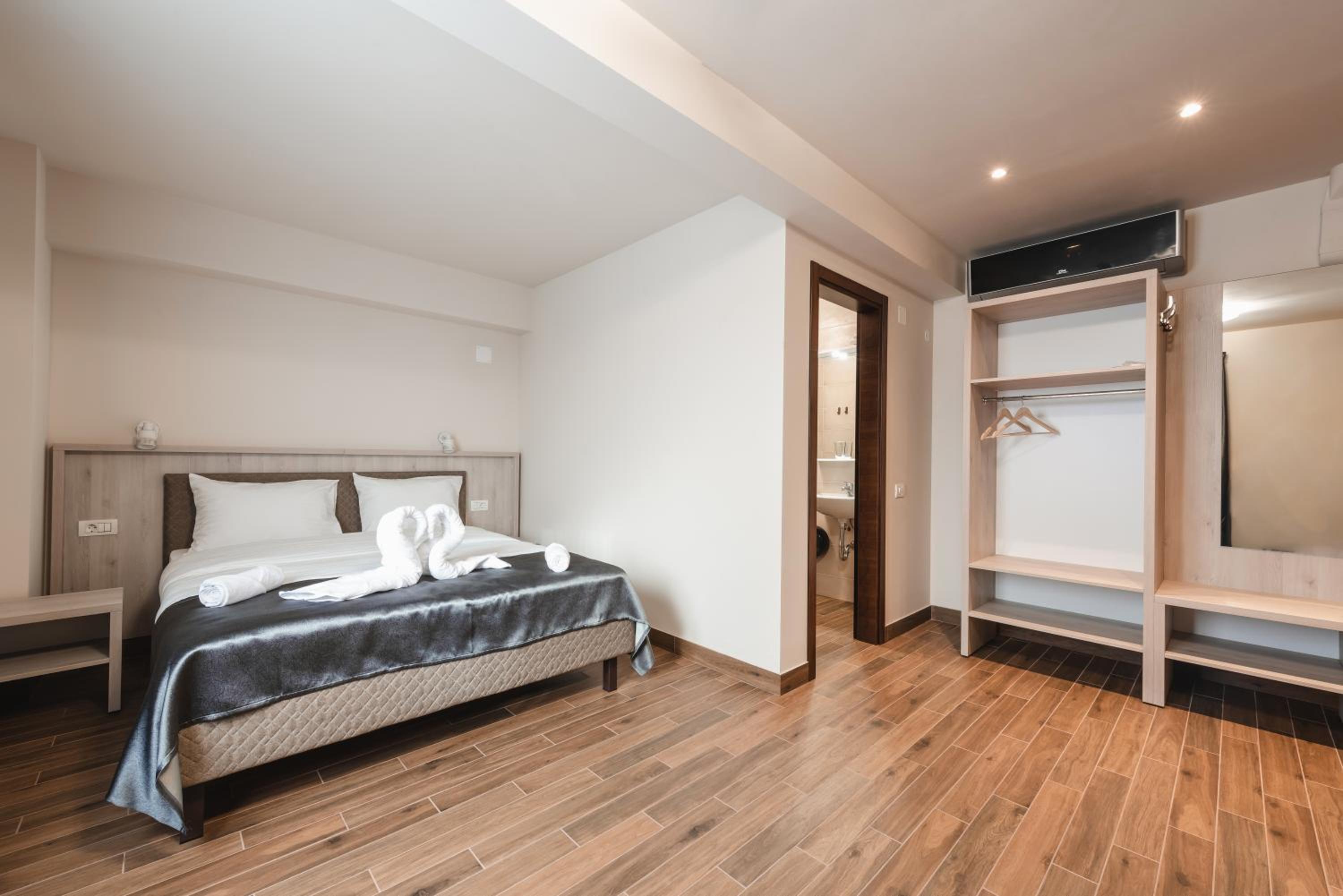 Standard Double Room photo 3
