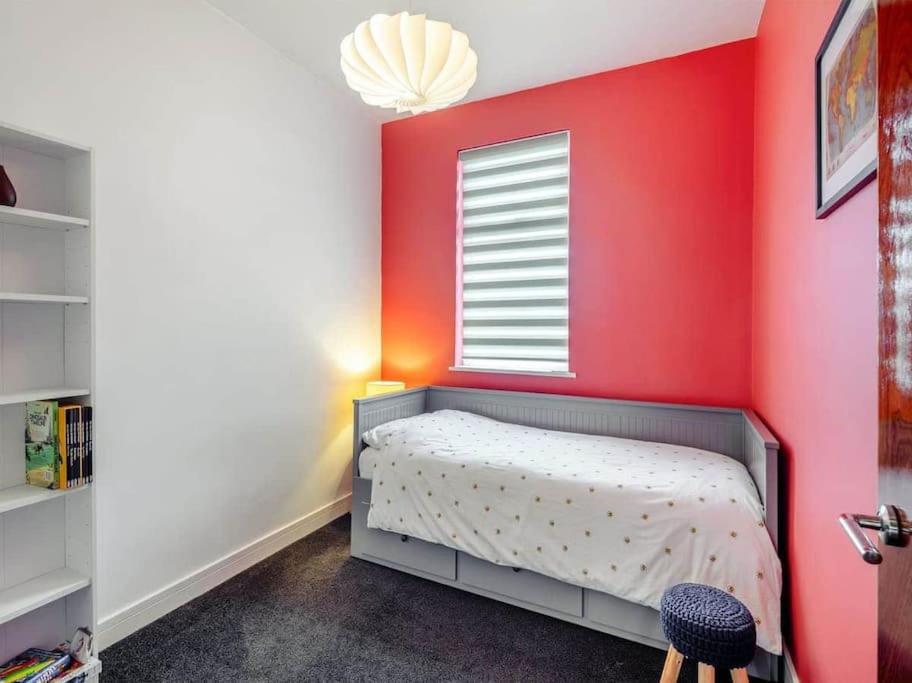 Three-Bedroom House photo 1
