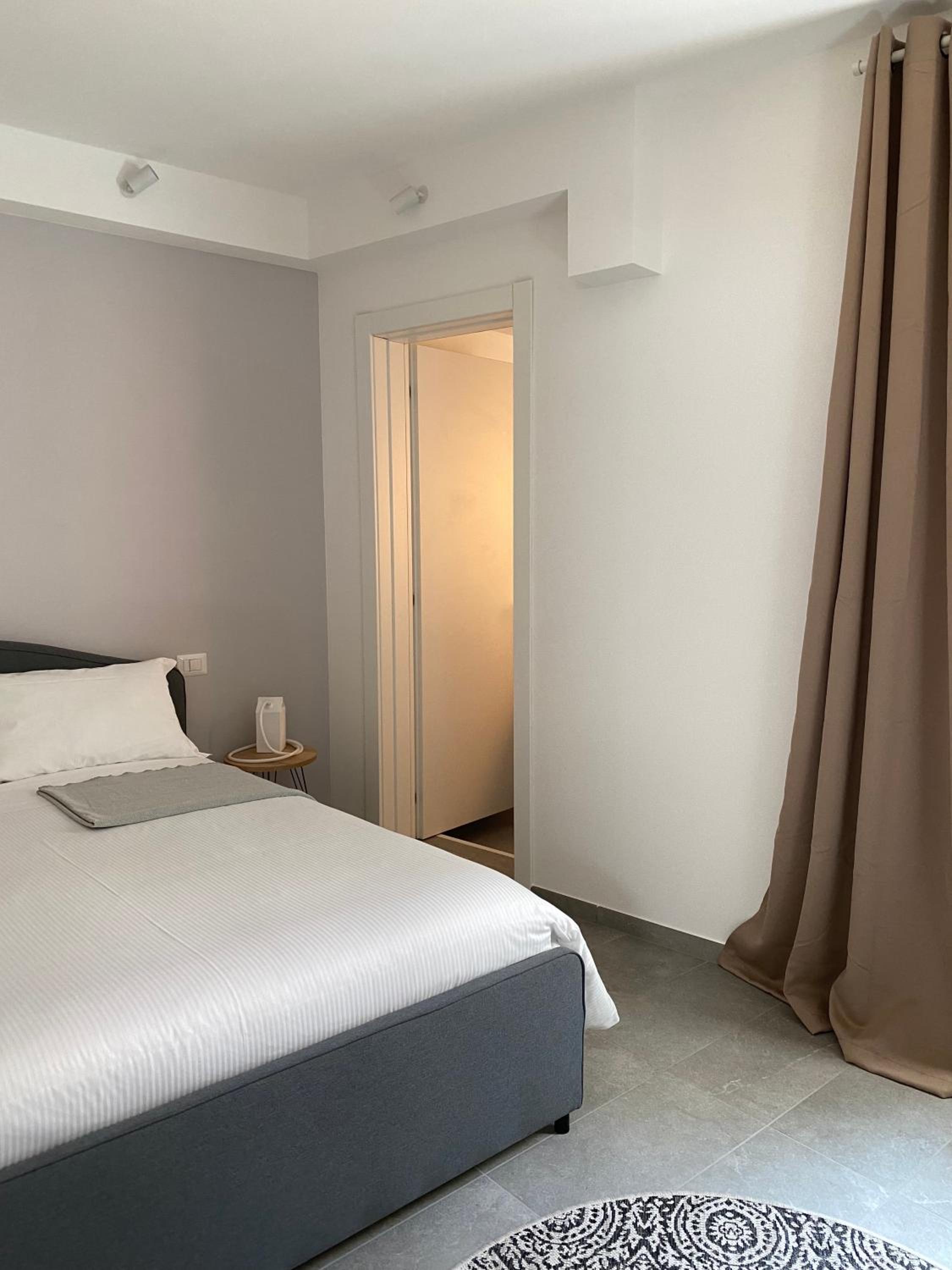 Large Double Room photo 3