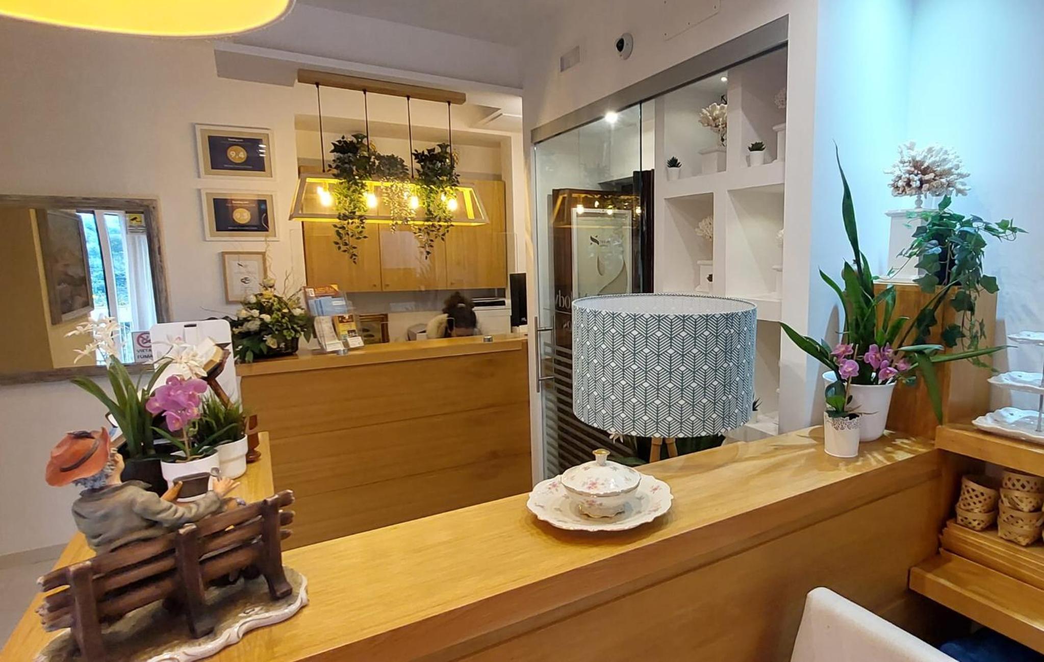 Junior Suite with Balcony - Photo 16