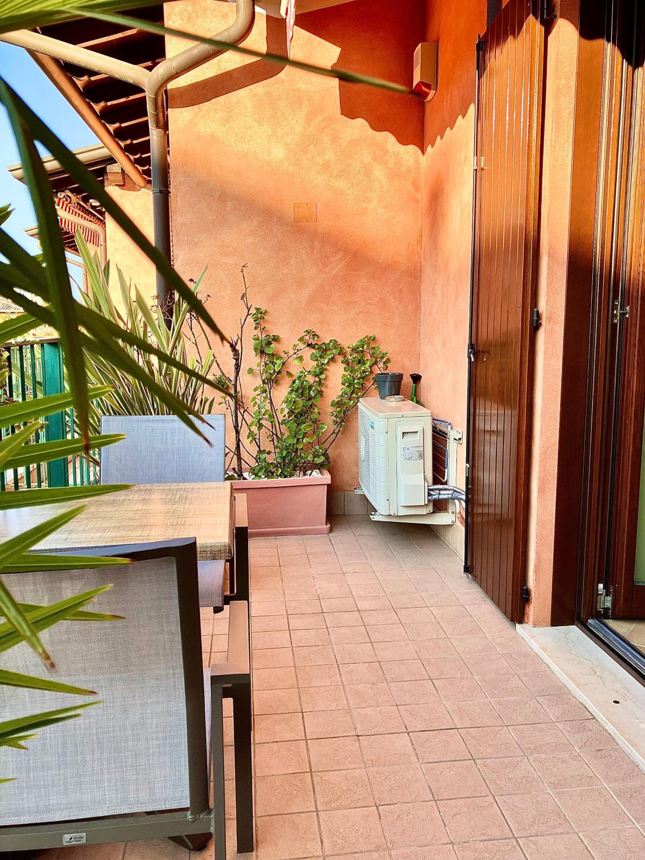 Deluxe Double or Twin Room with Balcony - Photo 35