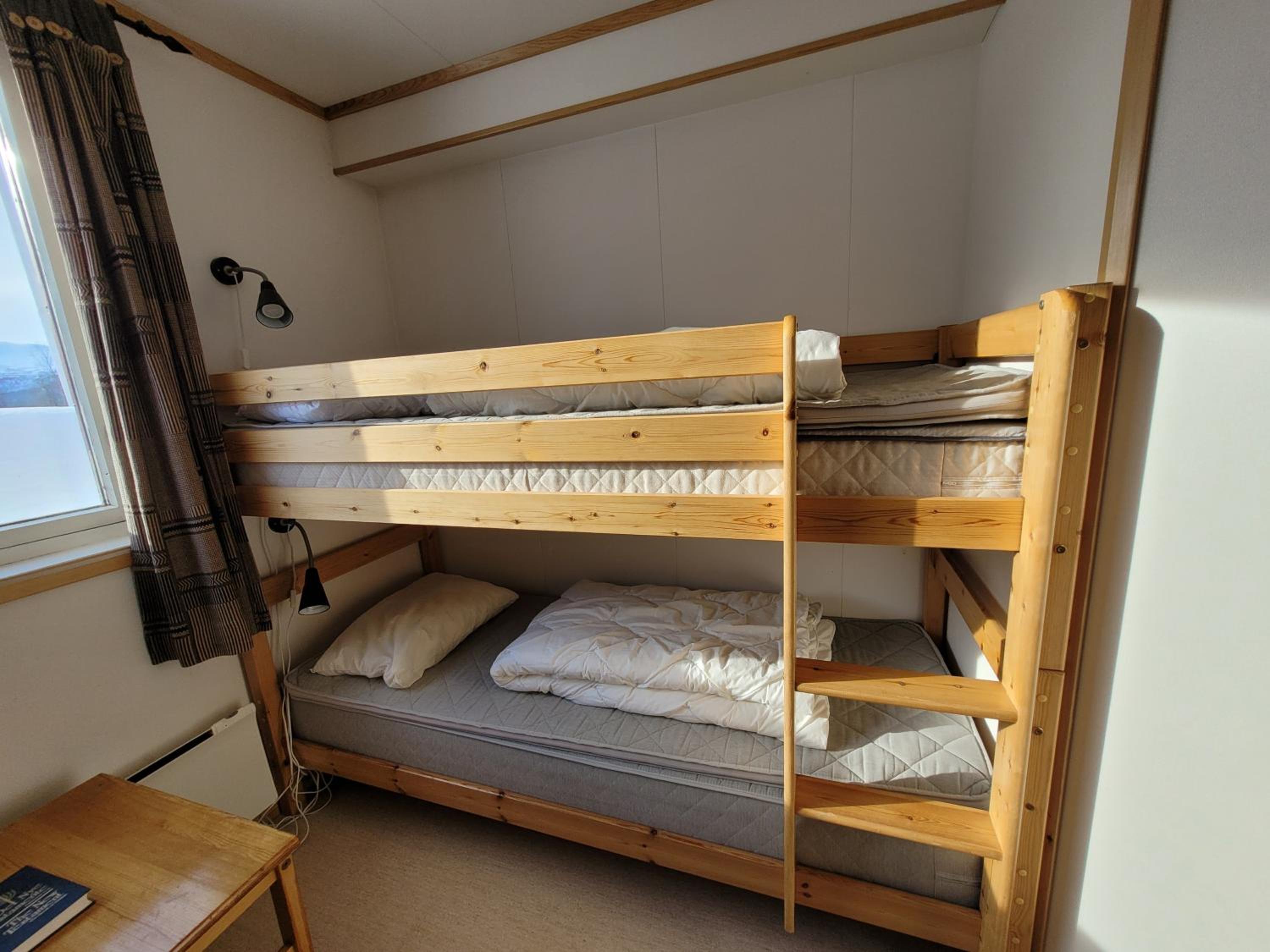 Quadruple Room with Bathroom - Photo 6