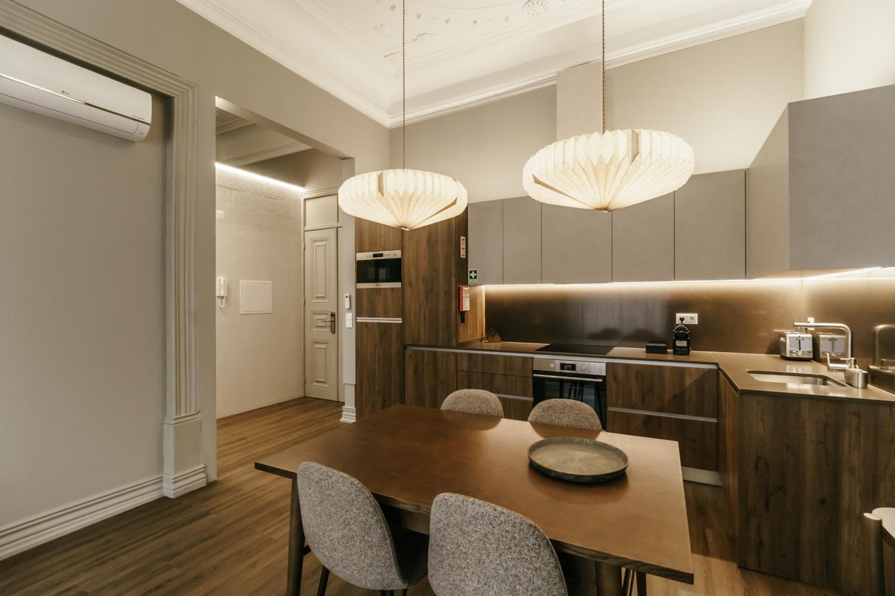 One-Bedroom Apartment - Photo 12