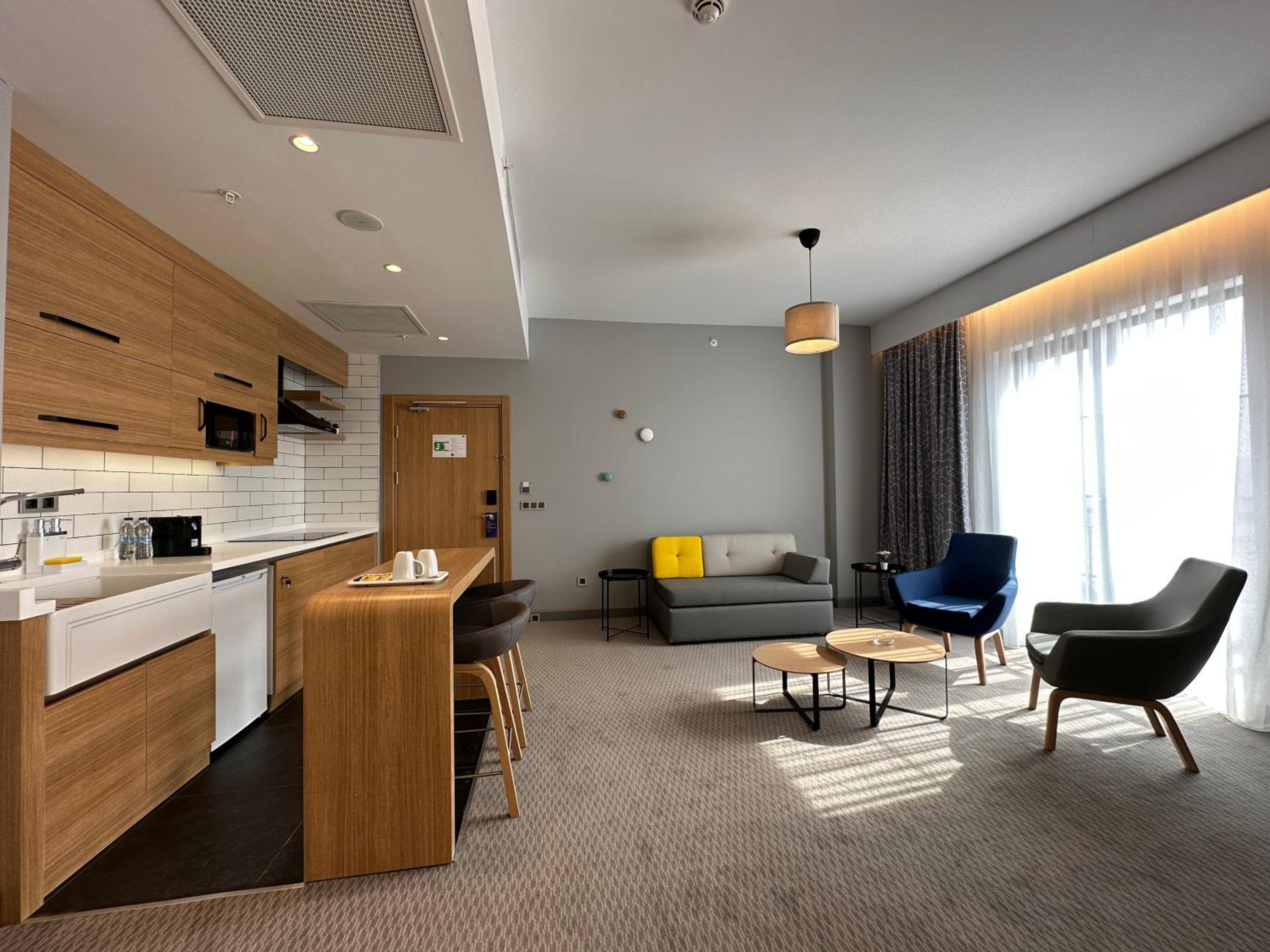 One-Bedroom Suite with Kitchenette  - Photo 1