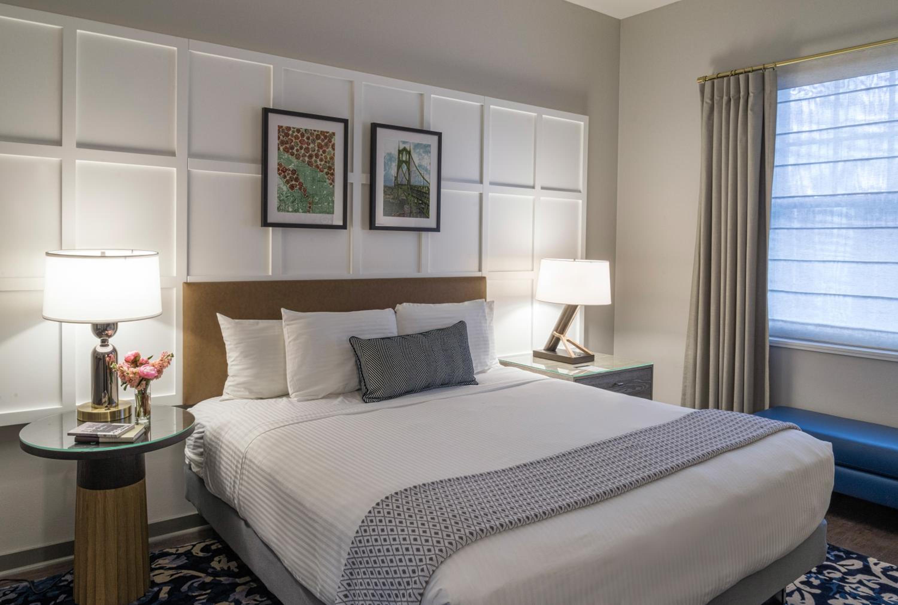 Queen Guestroom - Photo 1