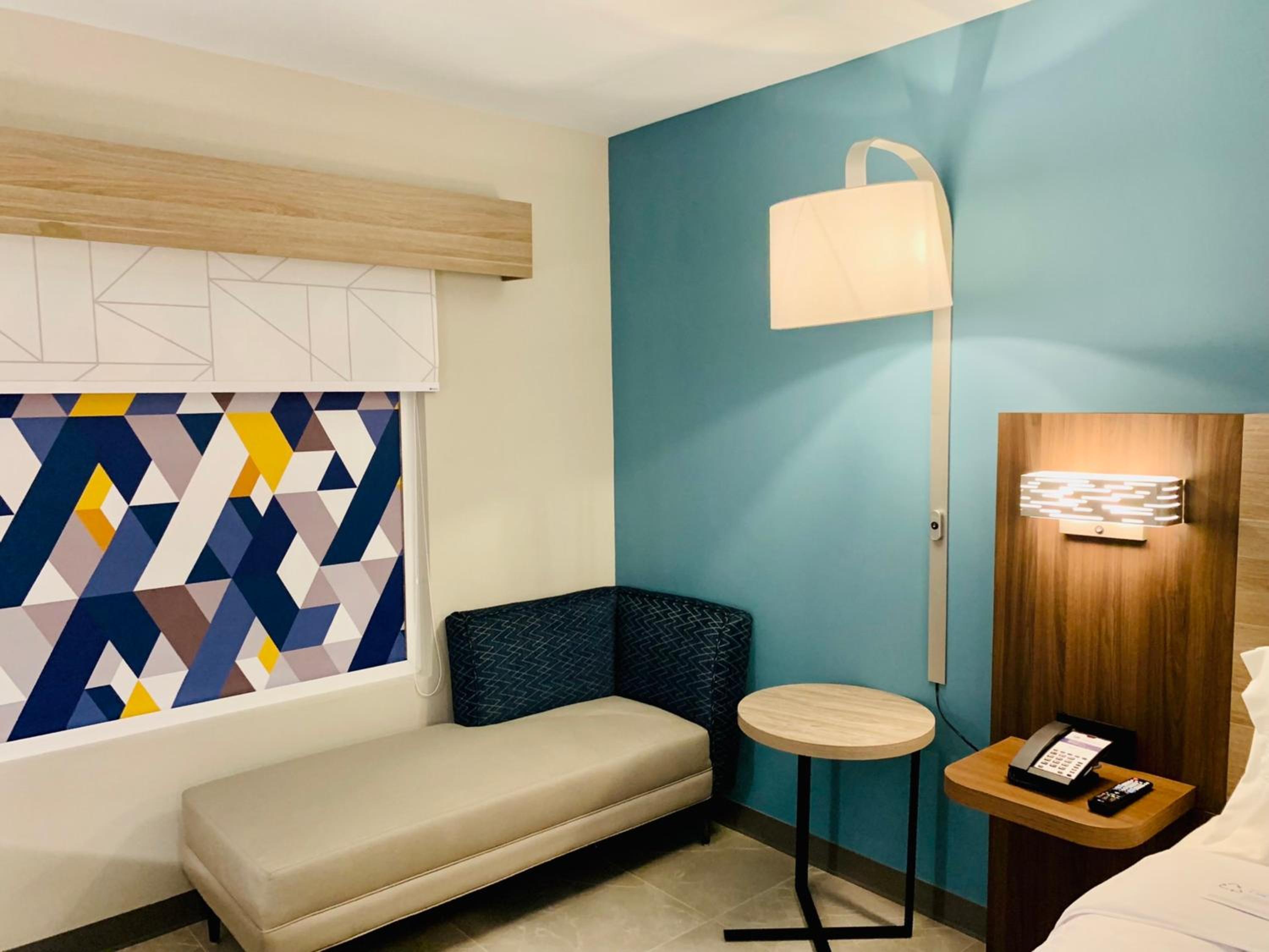 Standard King Room - Photo 2