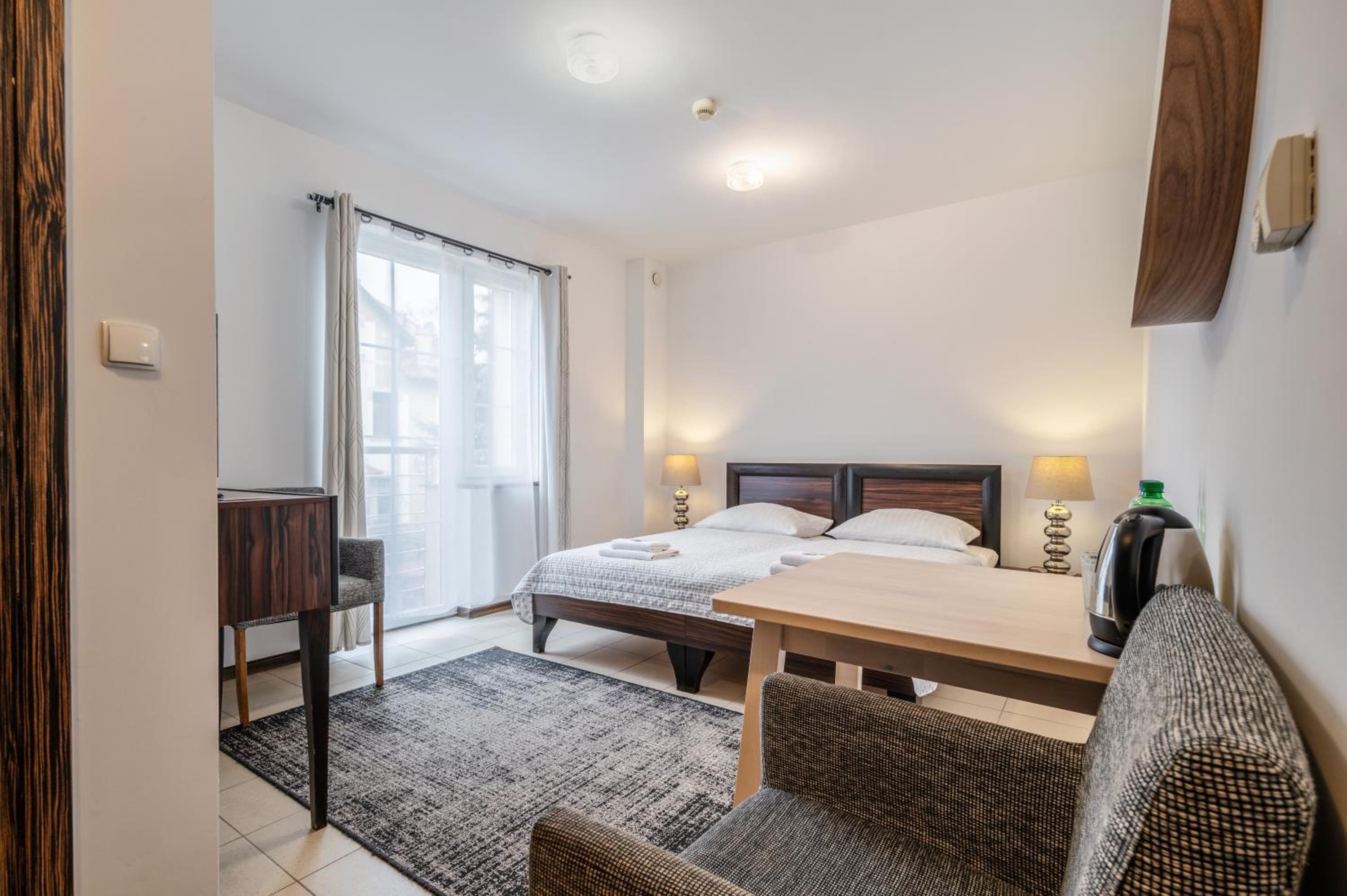 Double or Twin Room - Photo 5