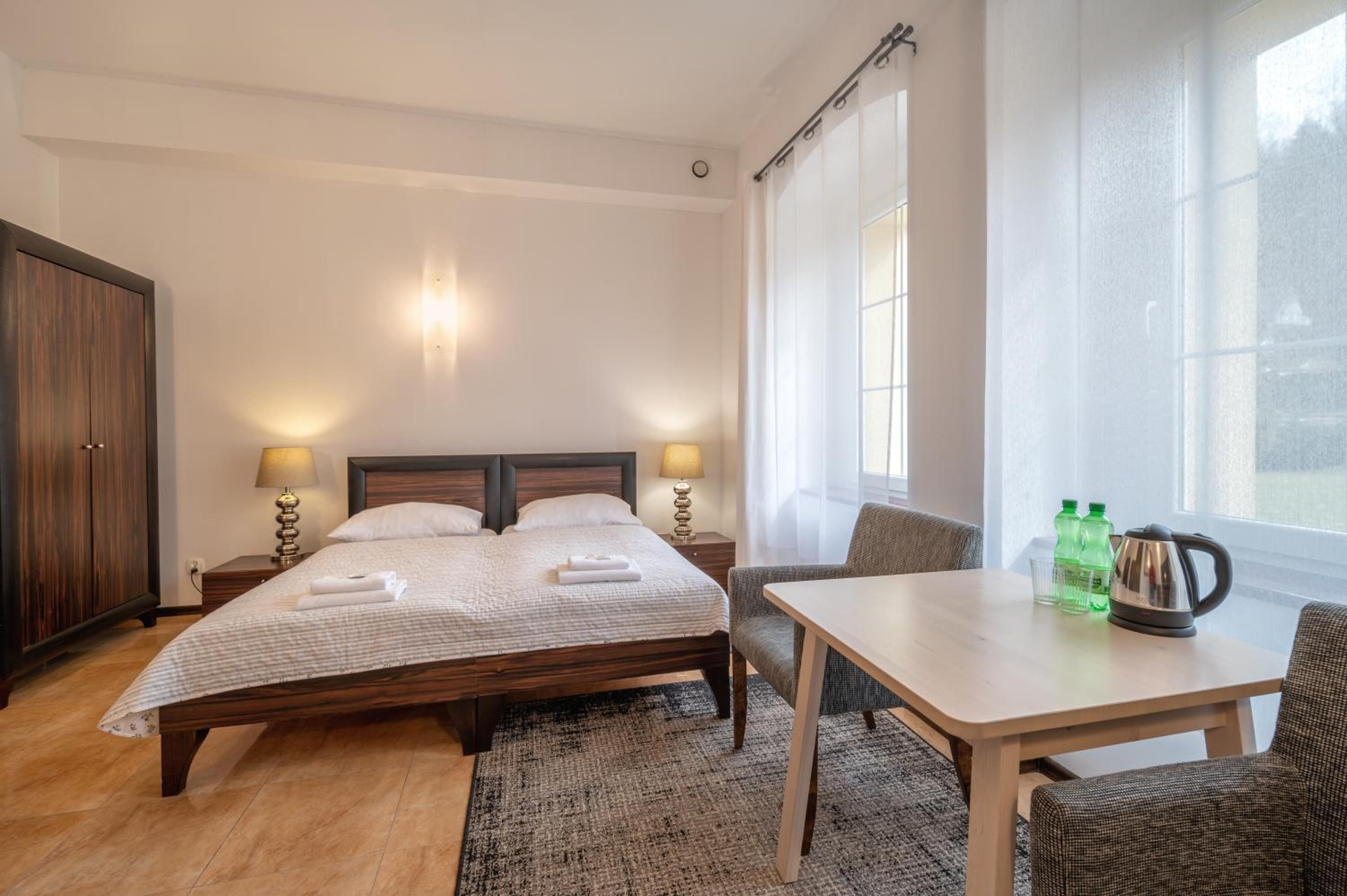 Double or Twin Room - Photo 11