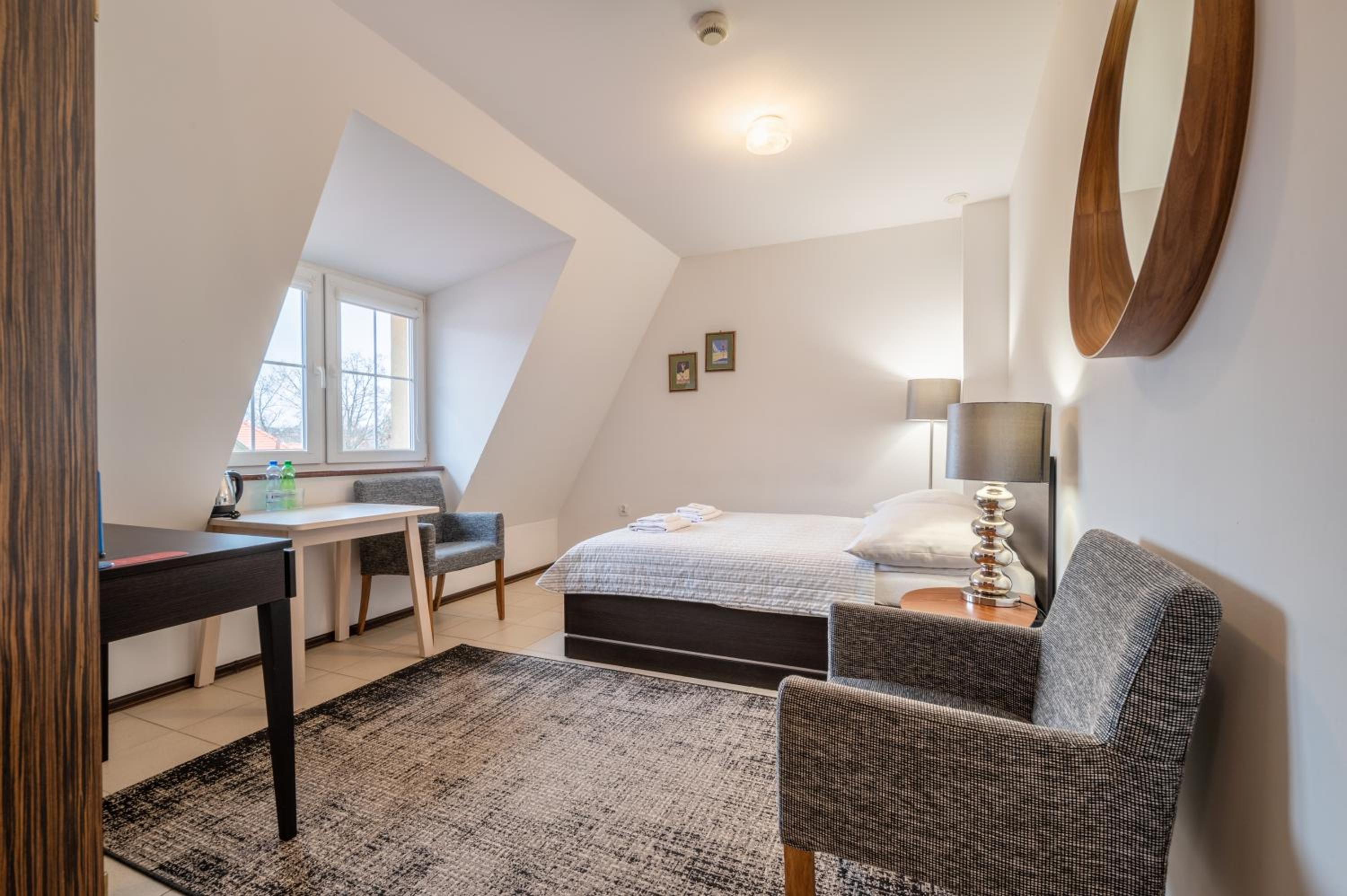 Double or Twin Room - Photo 13