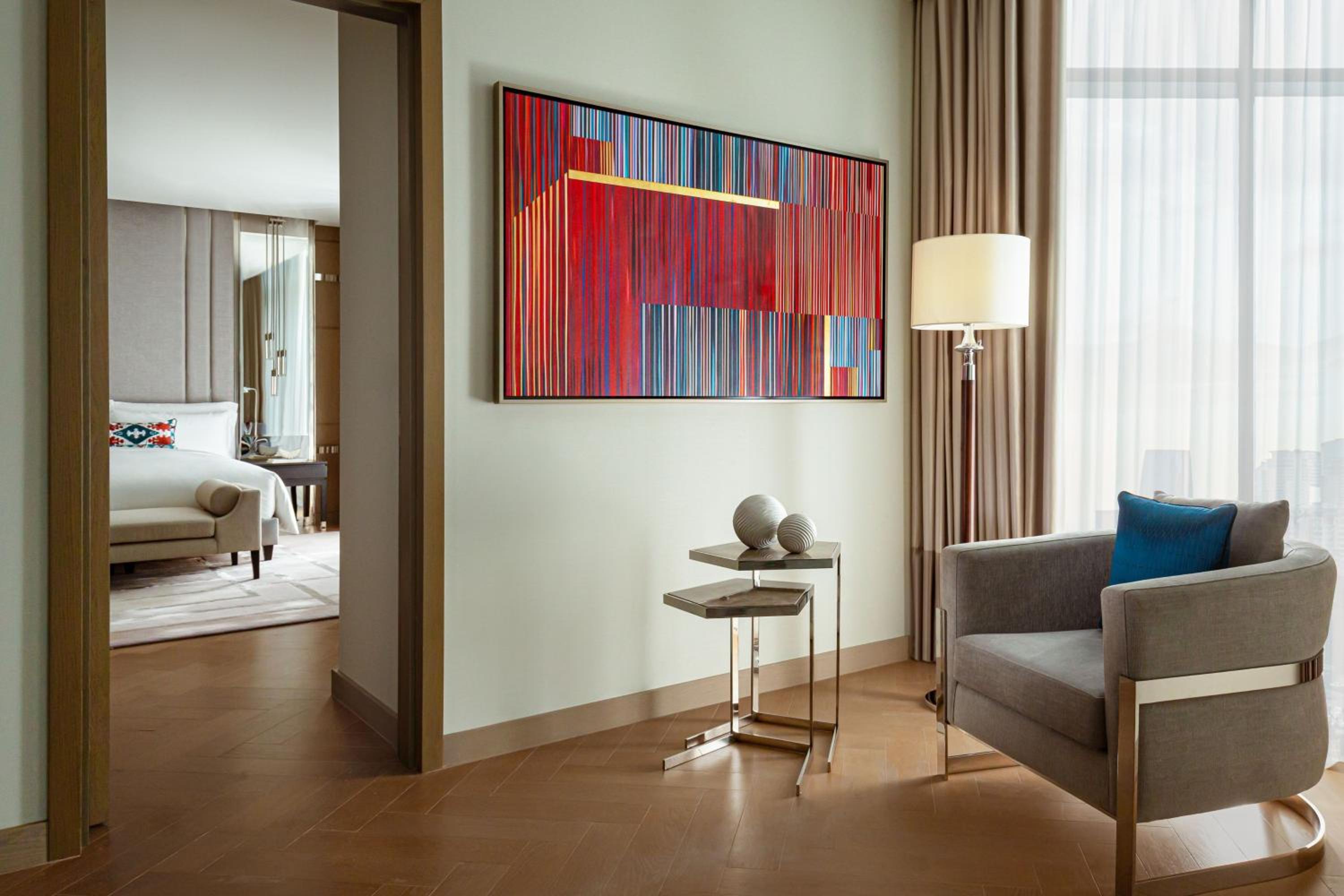 Ritz-Carlton Suite - Club Lounge Access - Photo 6