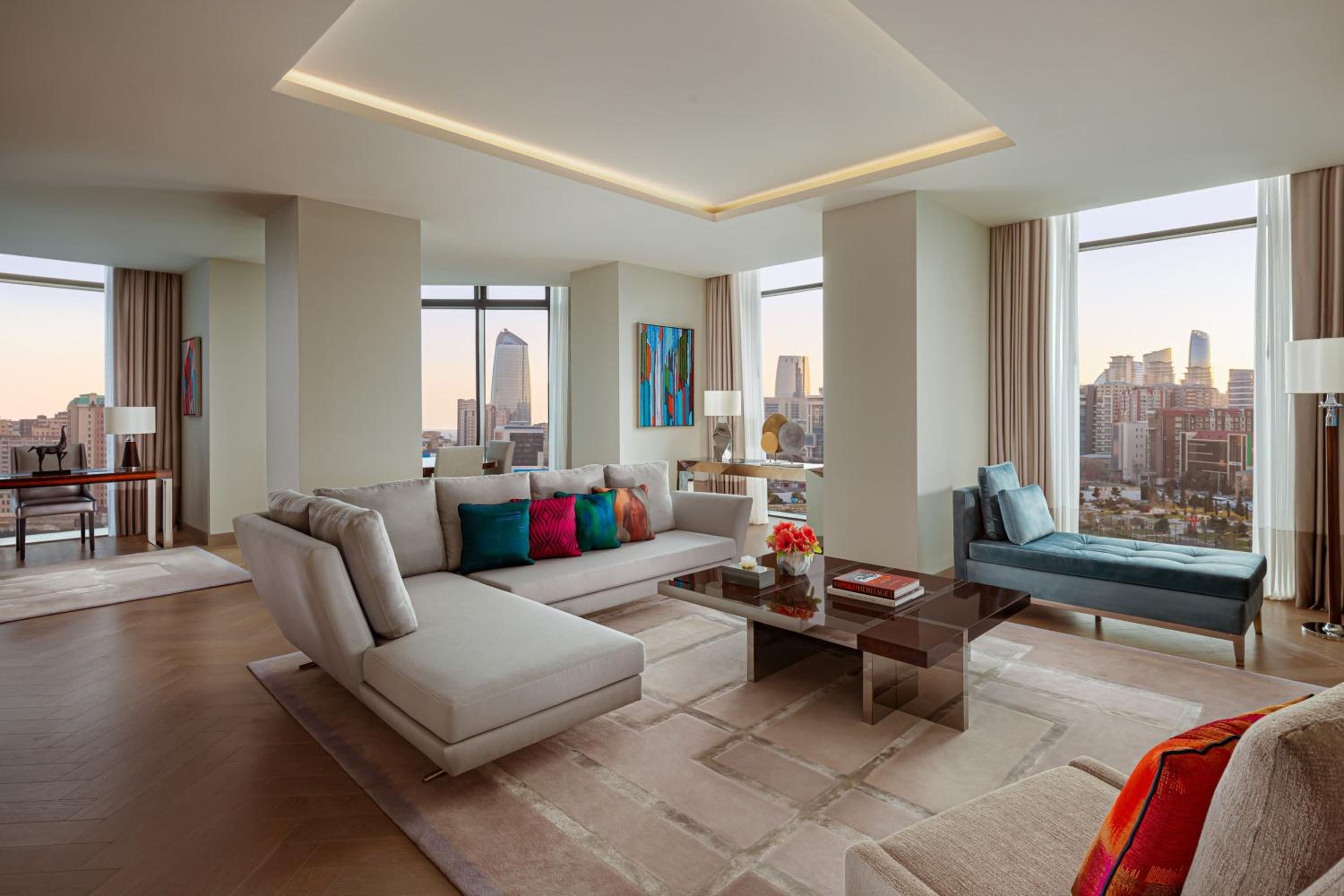 Ritz-Carlton Suite - Club Lounge Access - Photo 5