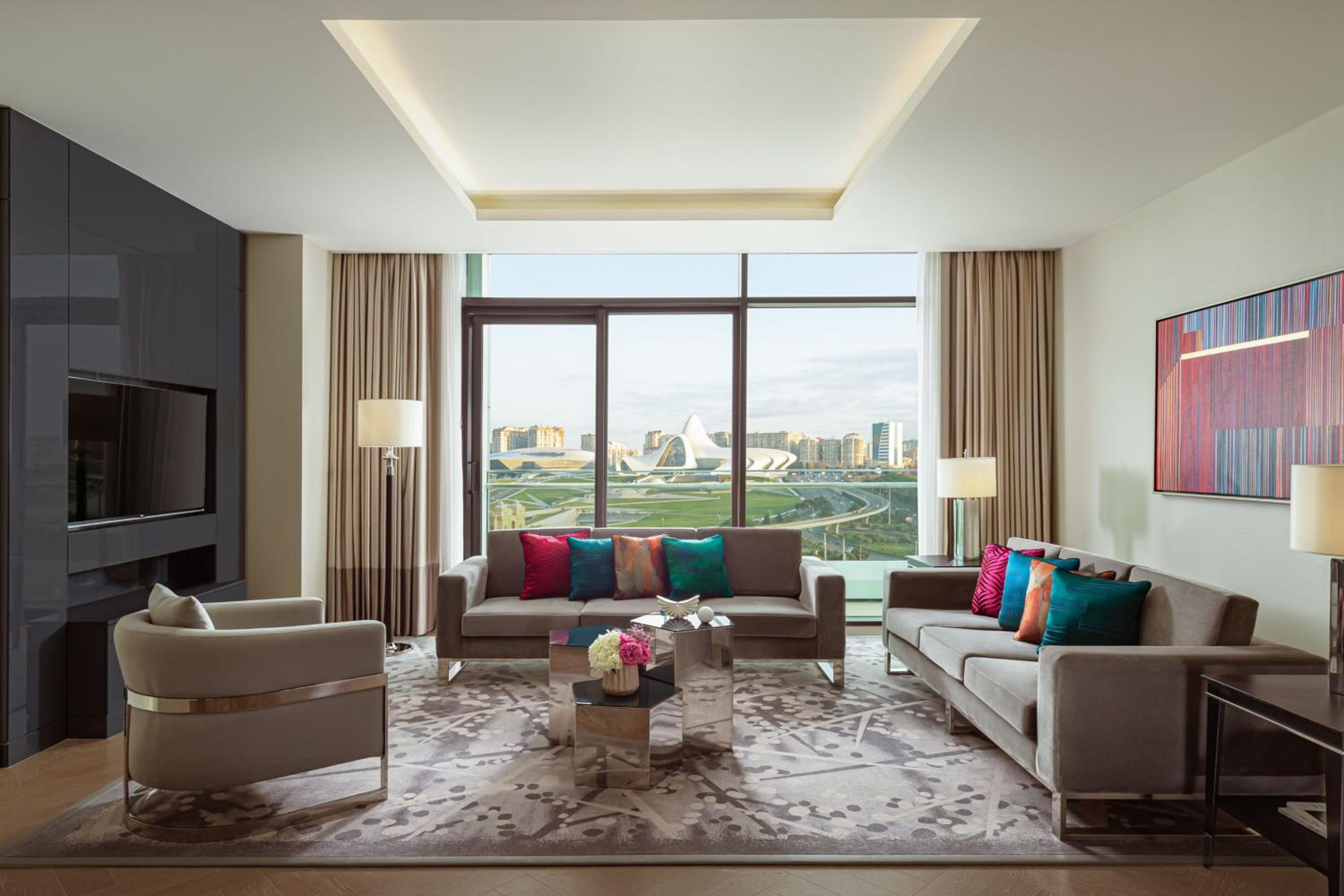 Two-Bedroom Apartment with Two King Beds - Photo 4
