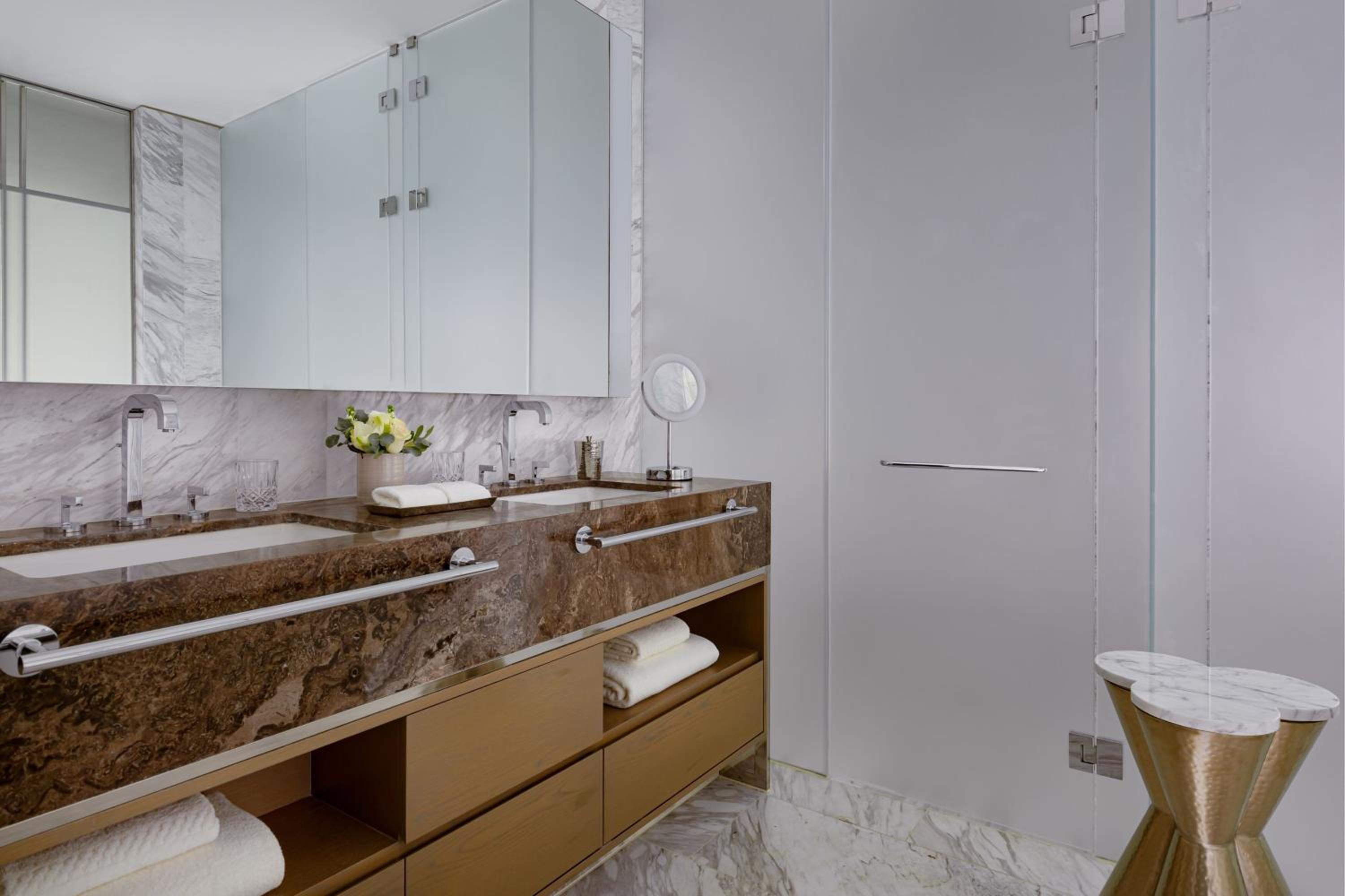 Ritz-Carlton Suite - Club Lounge Access - Photo 3