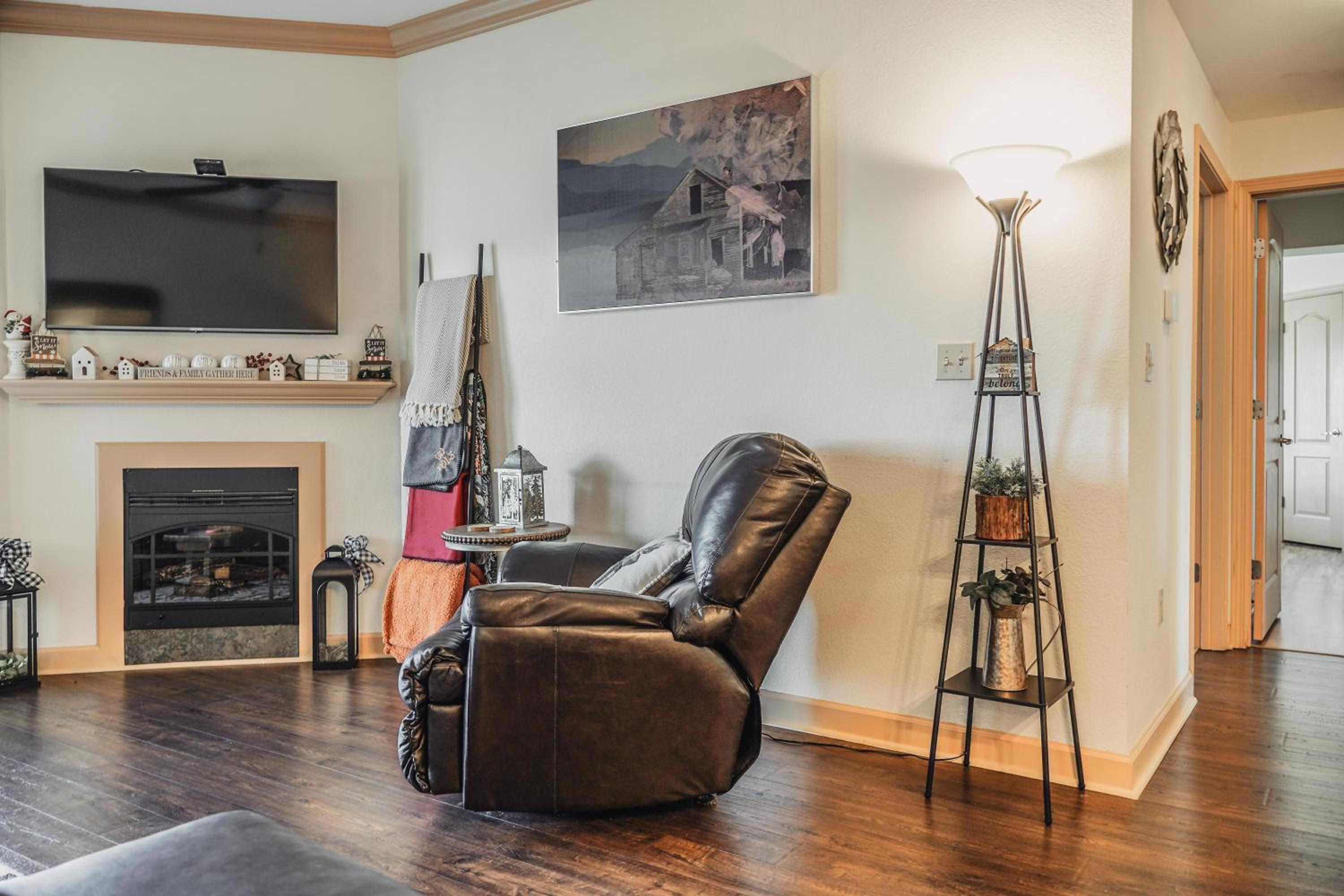 Three-Bedroom Condo - Photo 2