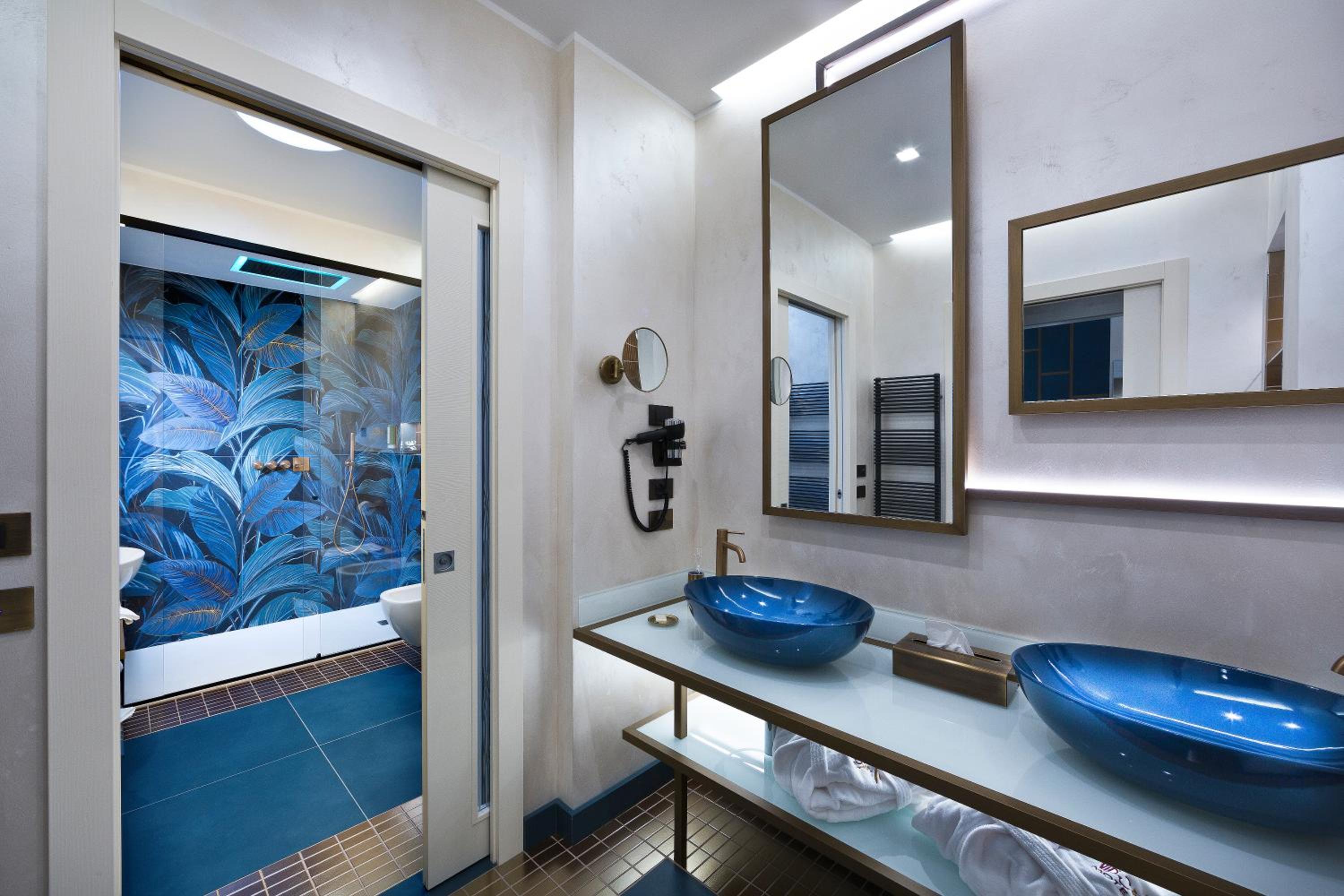 King Suite - Photo 13
