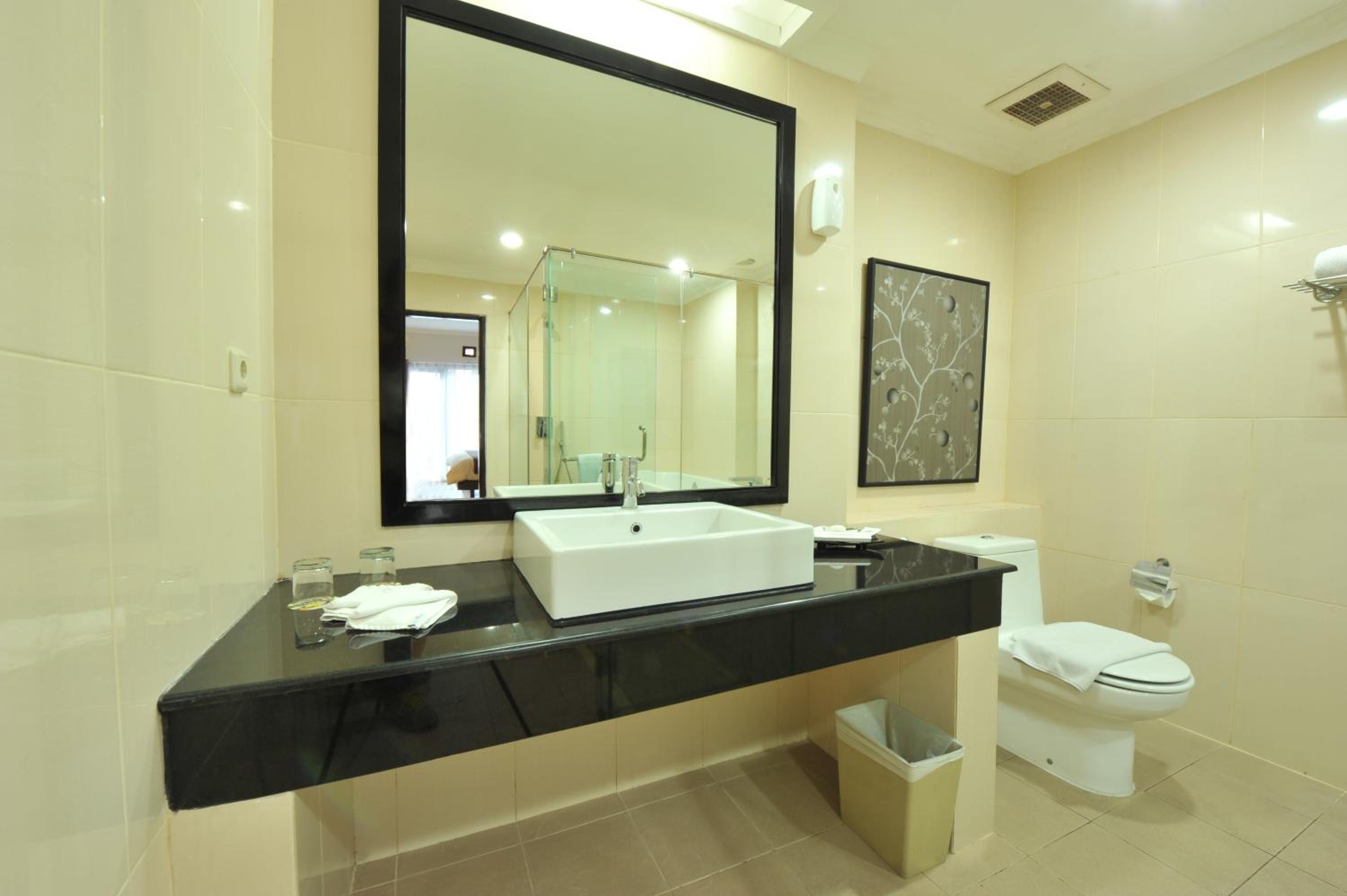 Suite - Photo 5