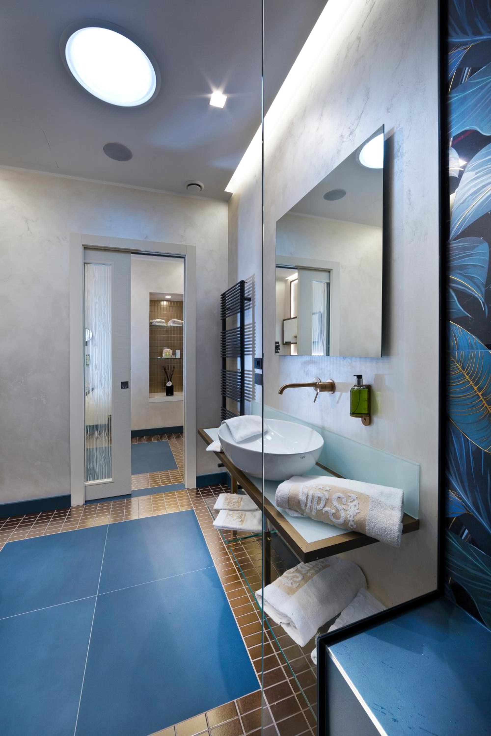 King Suite - Photo 3