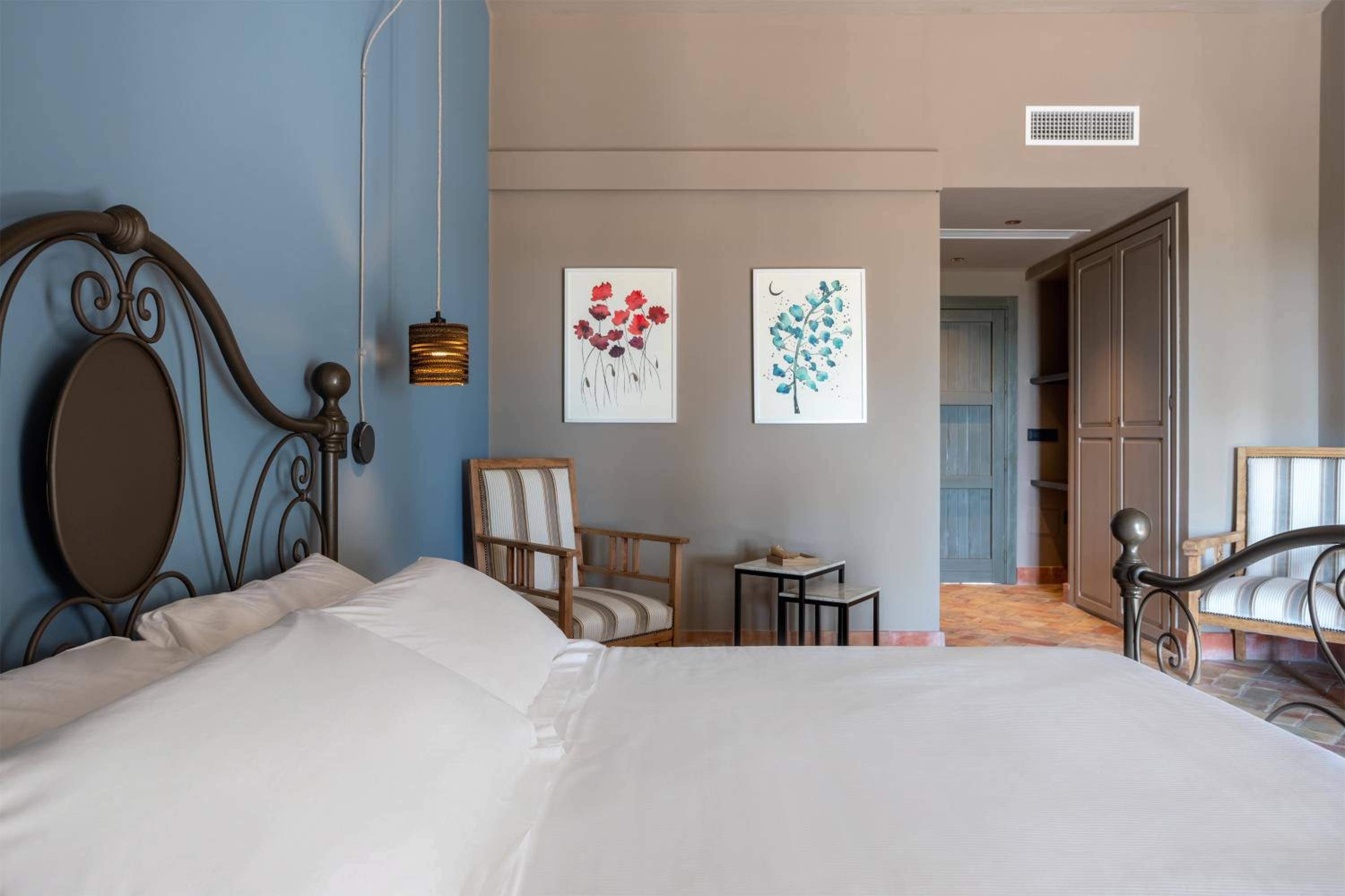 Deluxe Room - Photo 3