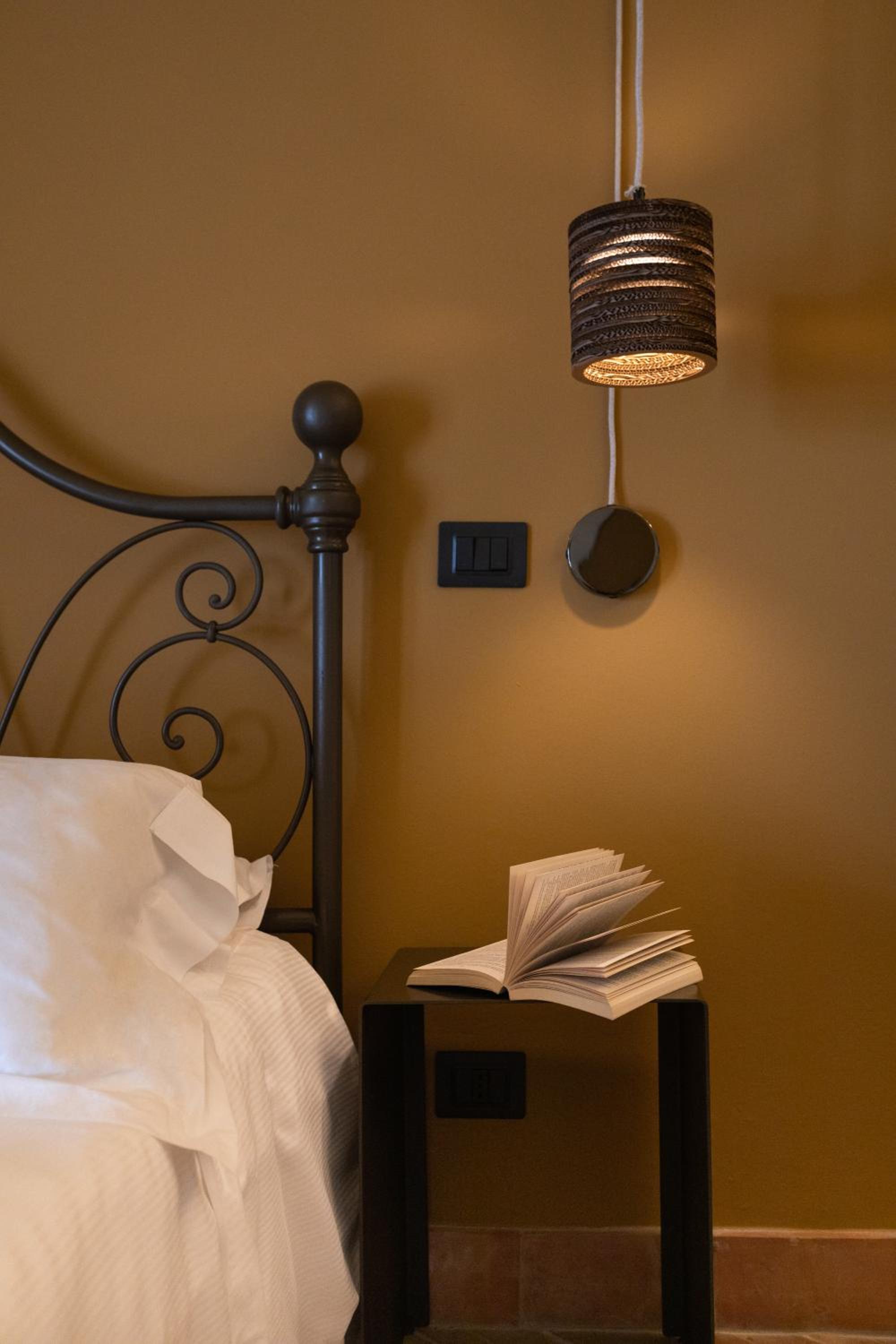 Deluxe Room - Photo 6