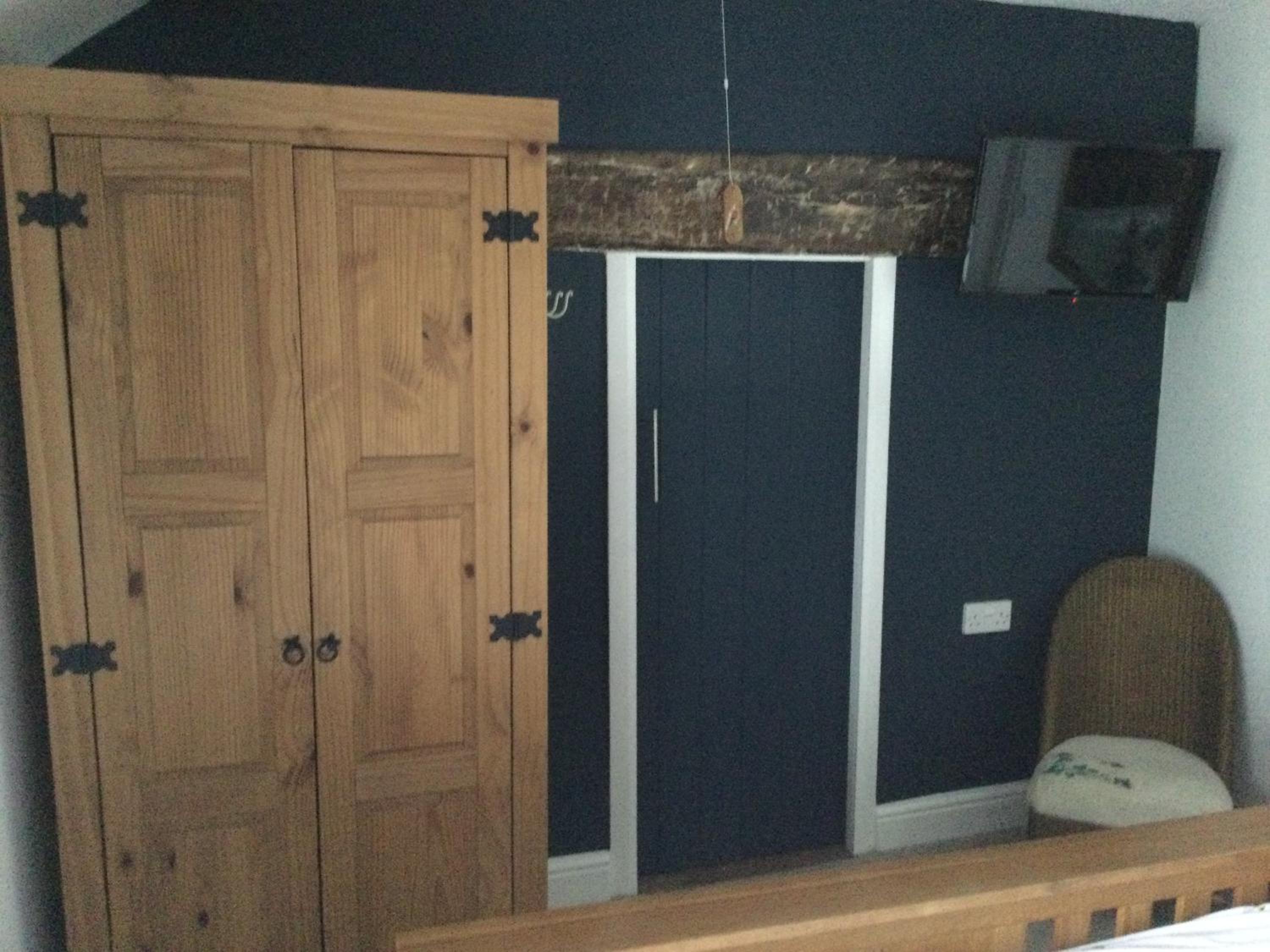 "The Forge" Double Bed ensuite Toilet - separate Shower room photo 3