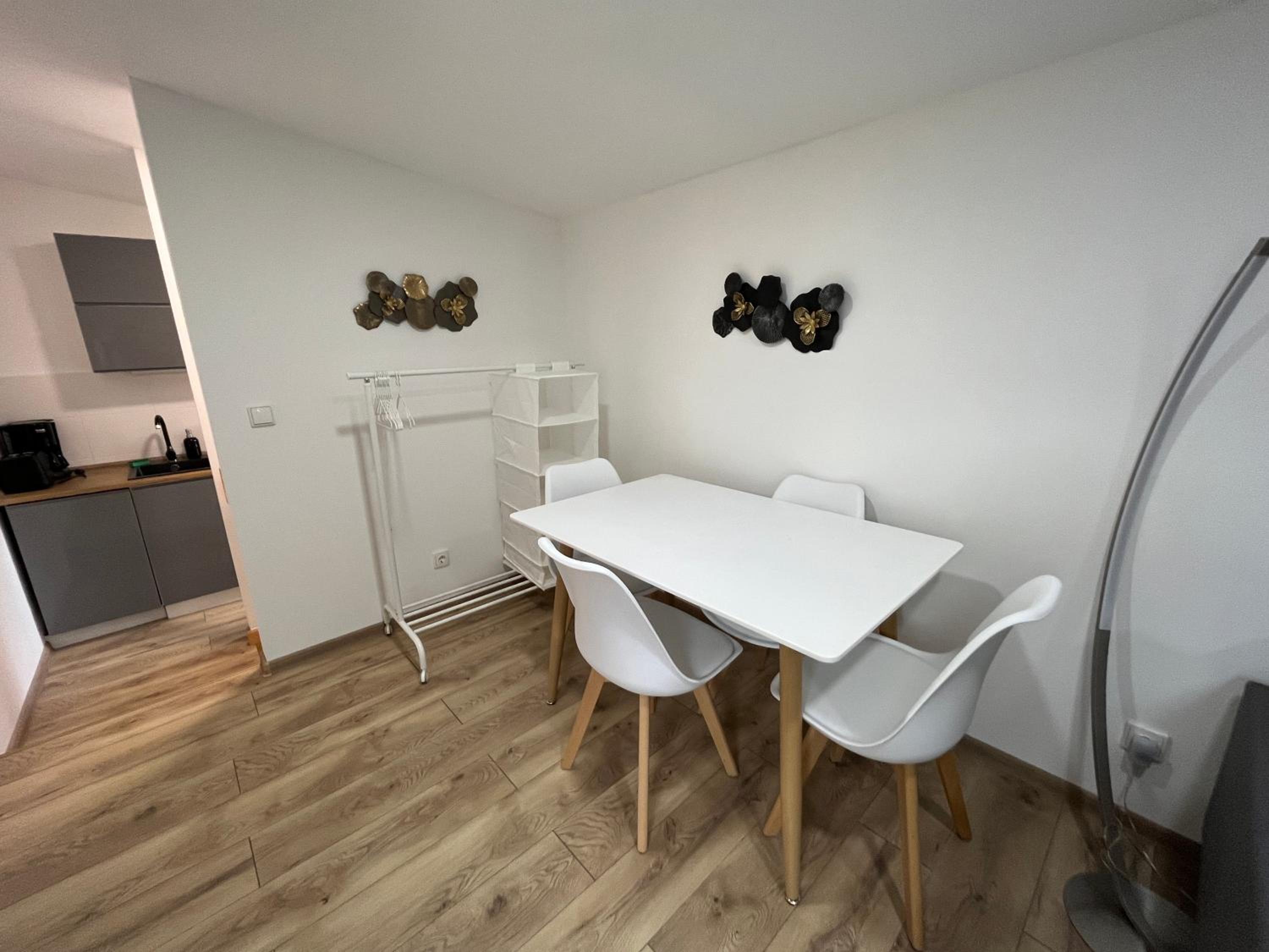 Studio - Split Level - Photo 14