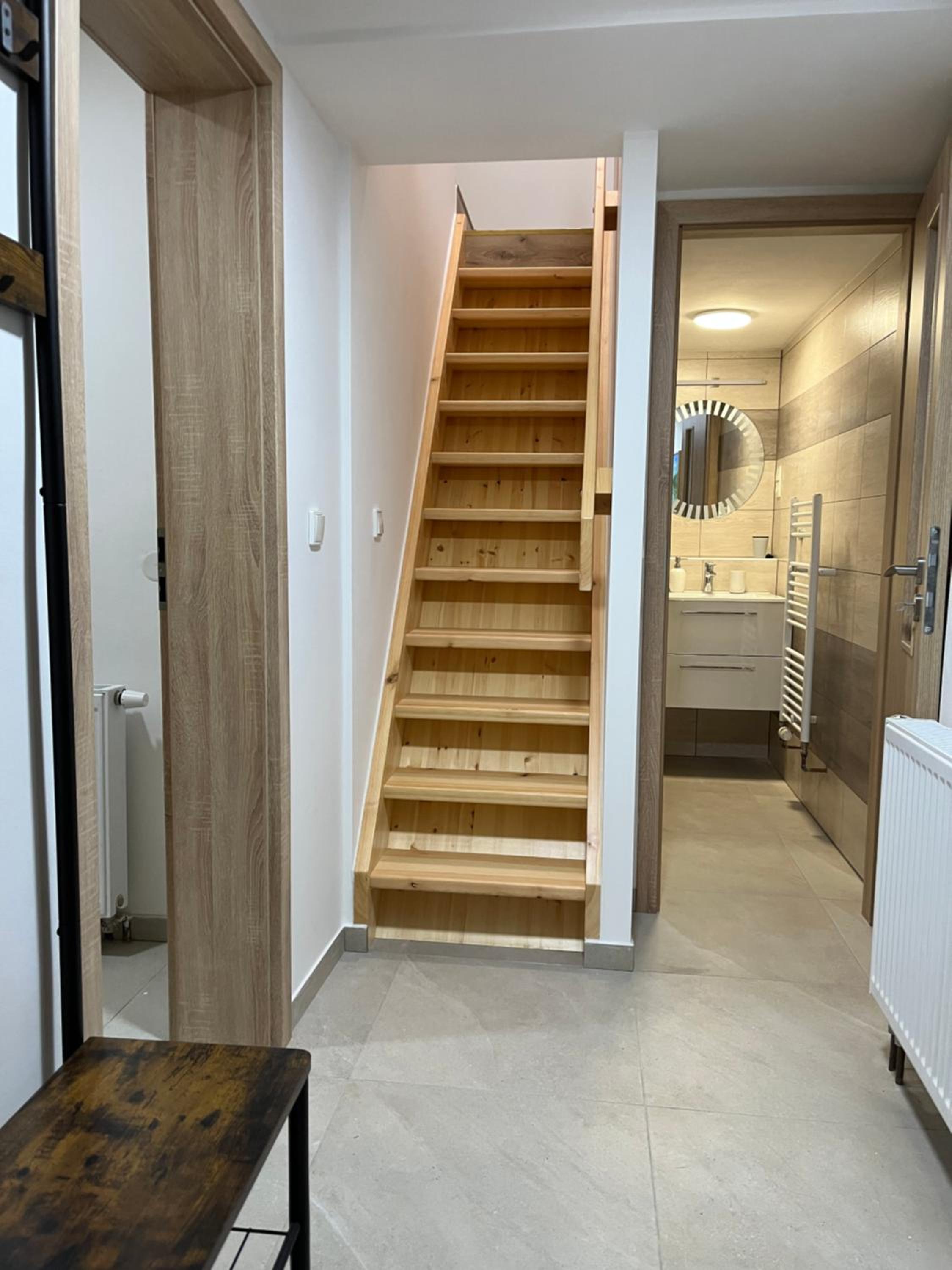Studio - Split Level - Photo 10