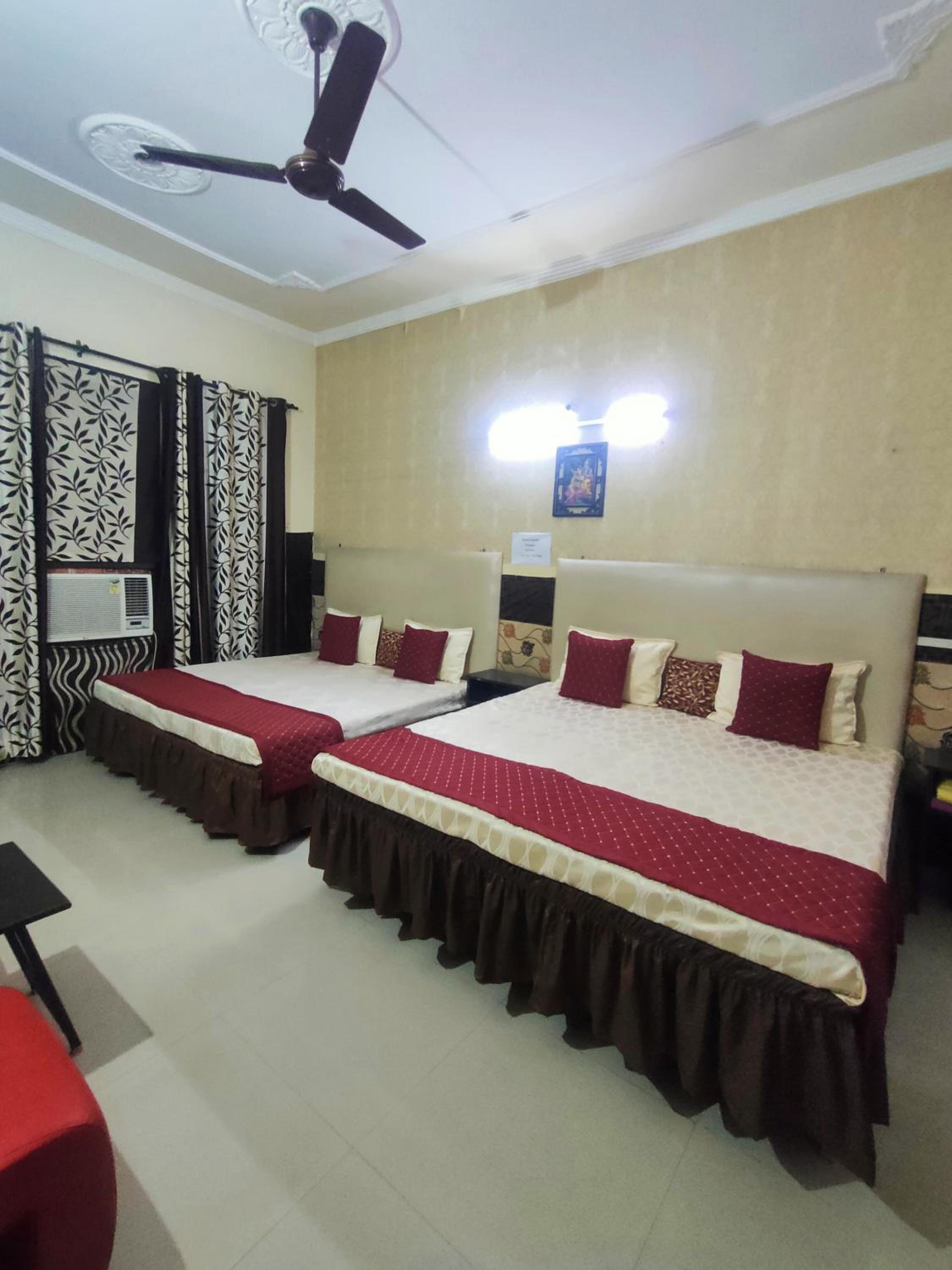 Deluxe Queen Room with Two Queen Beds