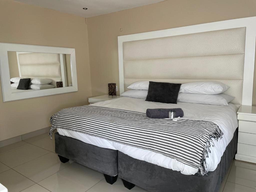 Budget Double Room photo 2