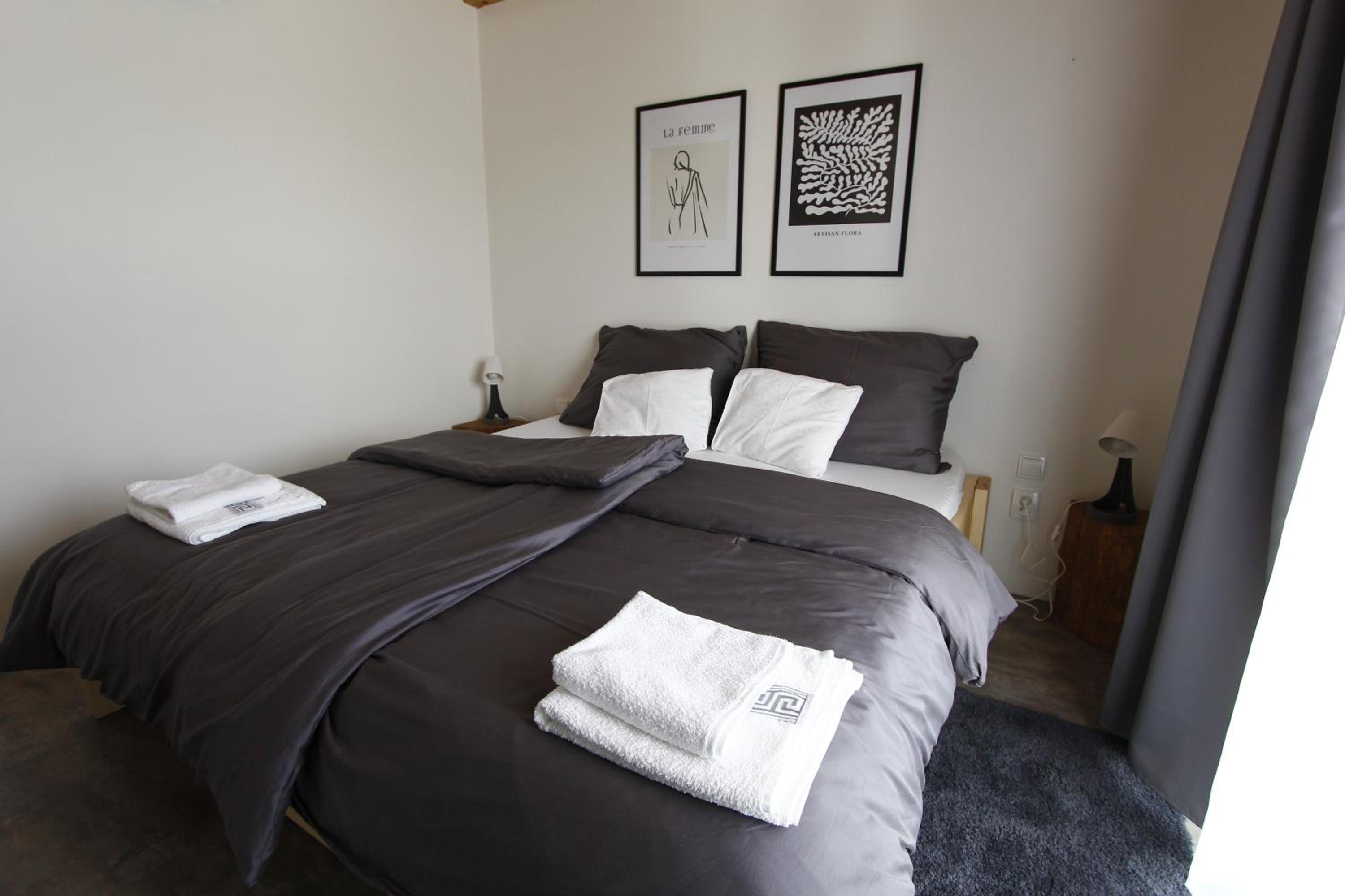 Three-Bedroom Apartment photo 1