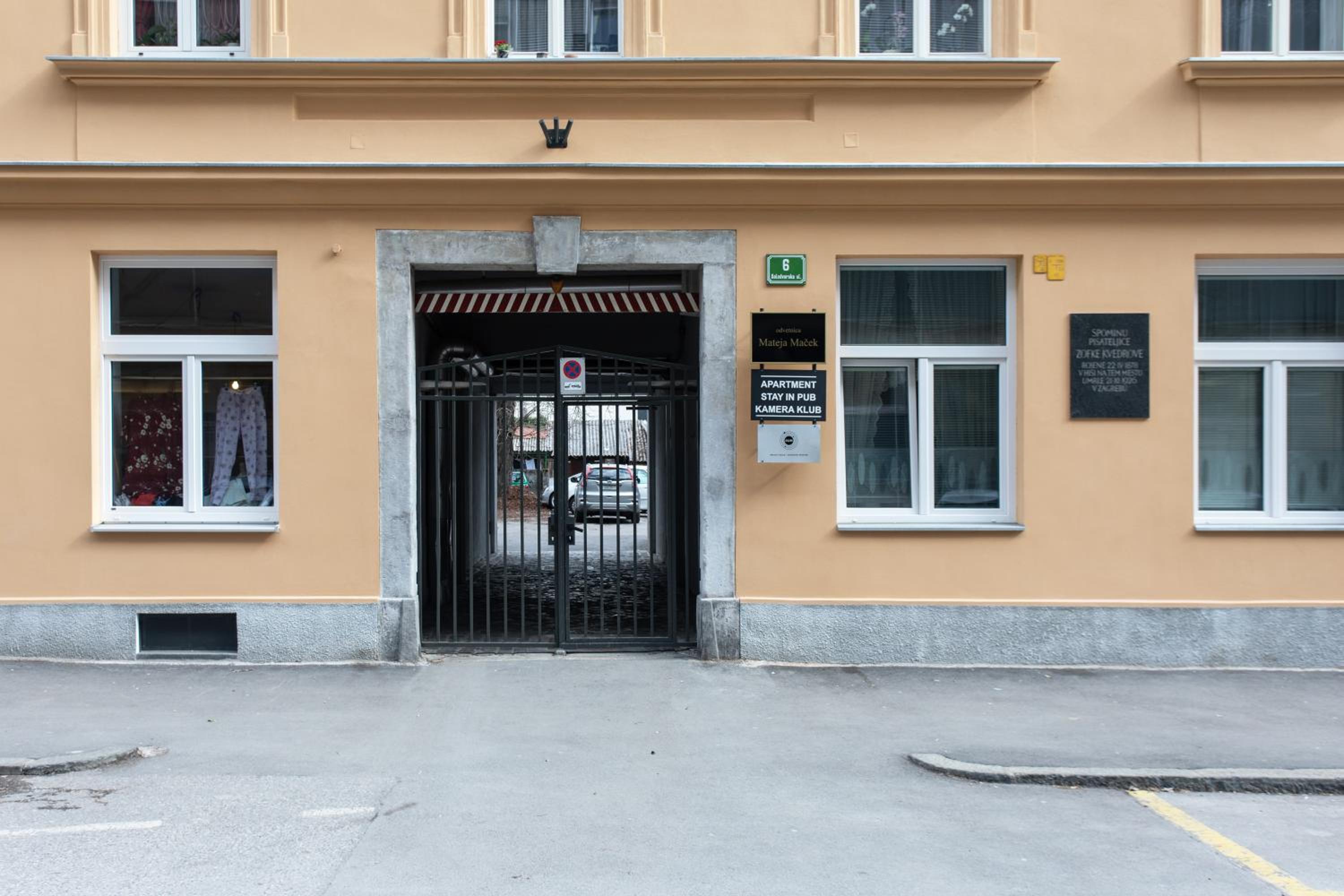 Apartment - Photo 33