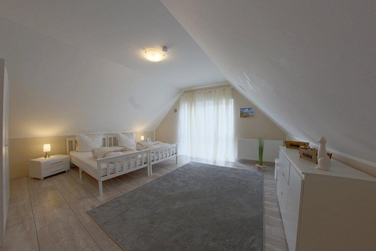 Two-Bedroom House photo 2