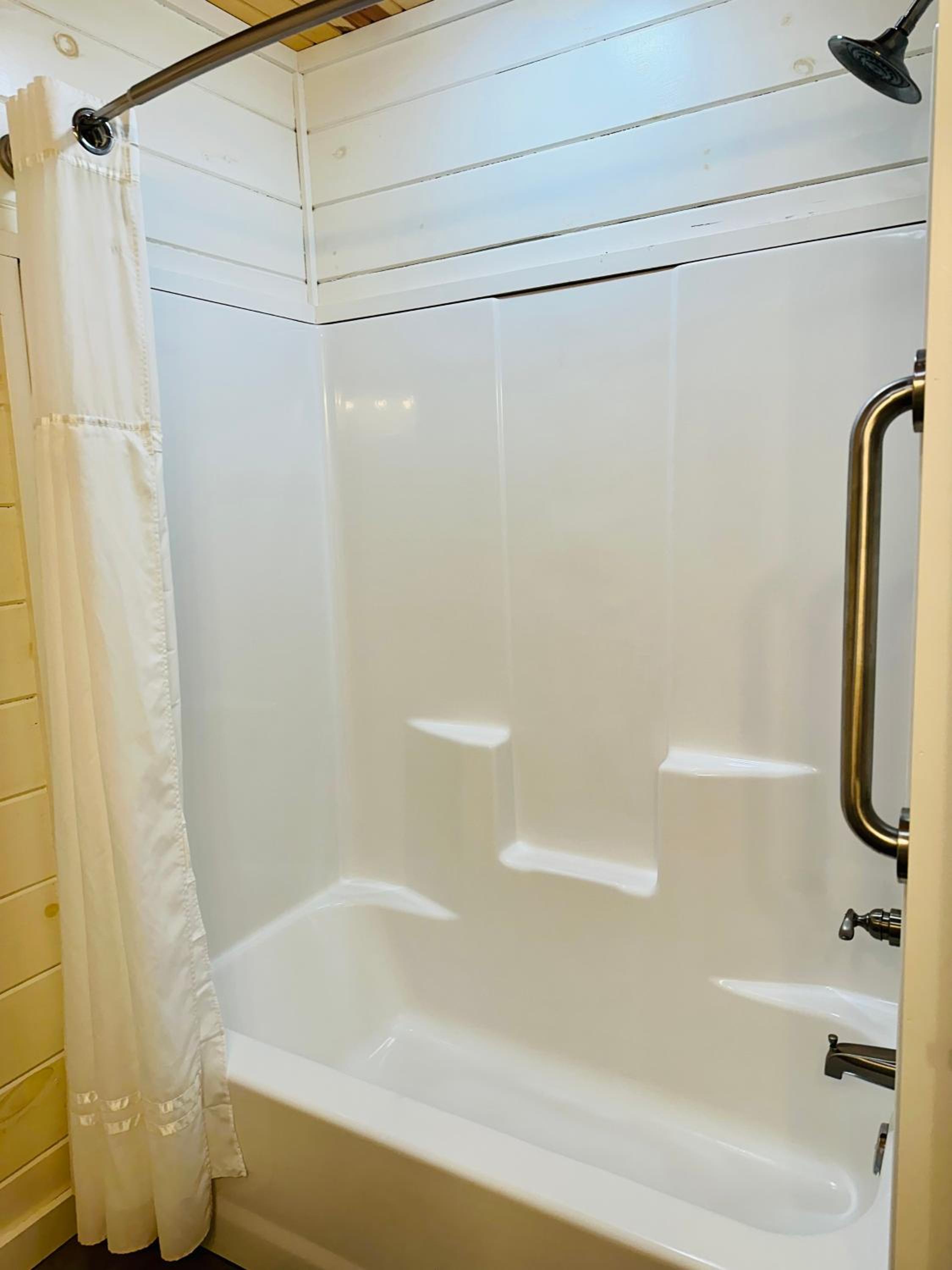 Deluxe Family Suite photo 3