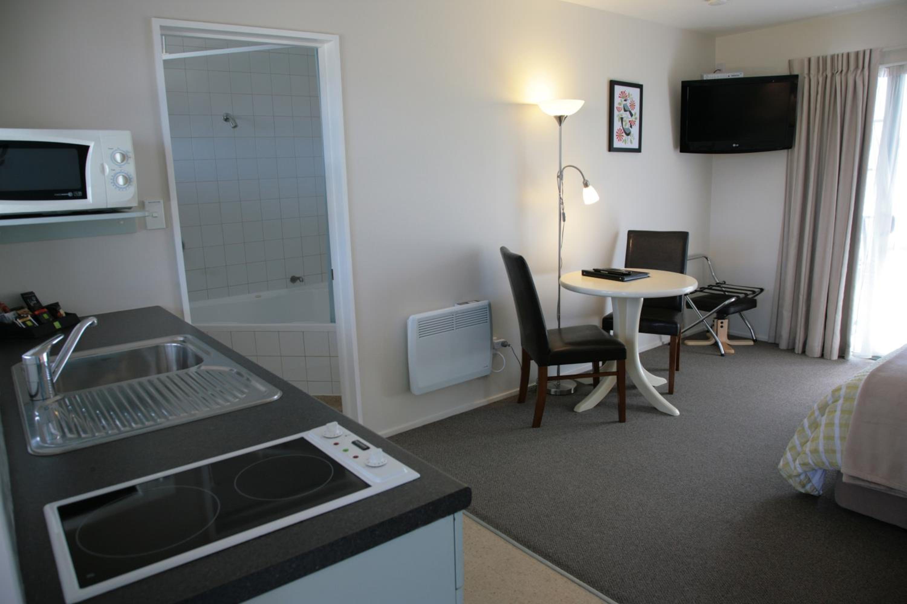 Superior Studio with Spa Bath photo 2