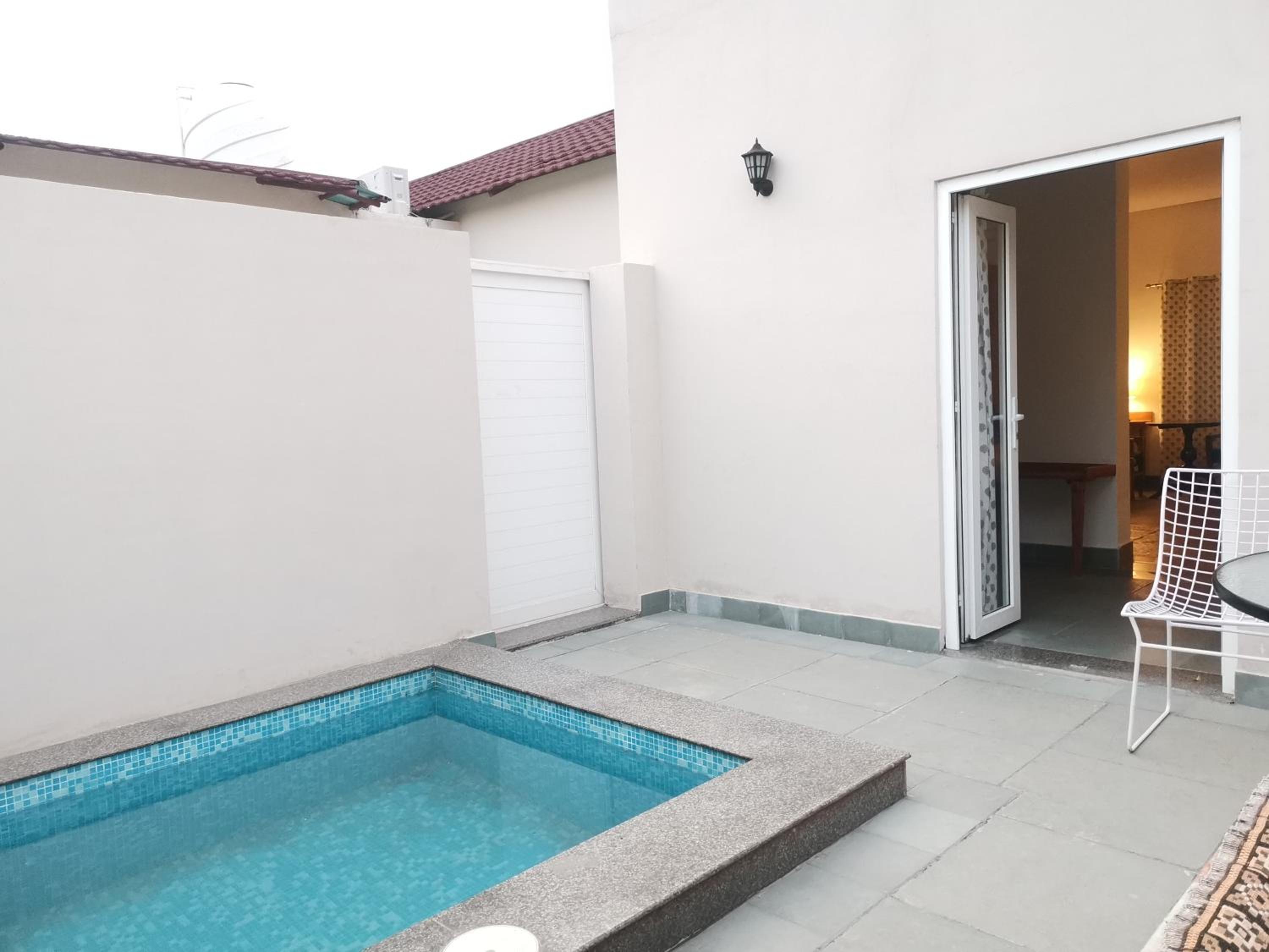 cottage with private pool - Photo 12