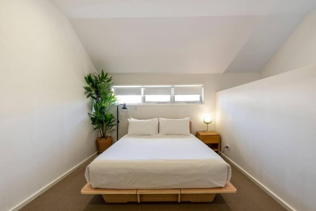 One-Bedroom Apartment - Photo 1